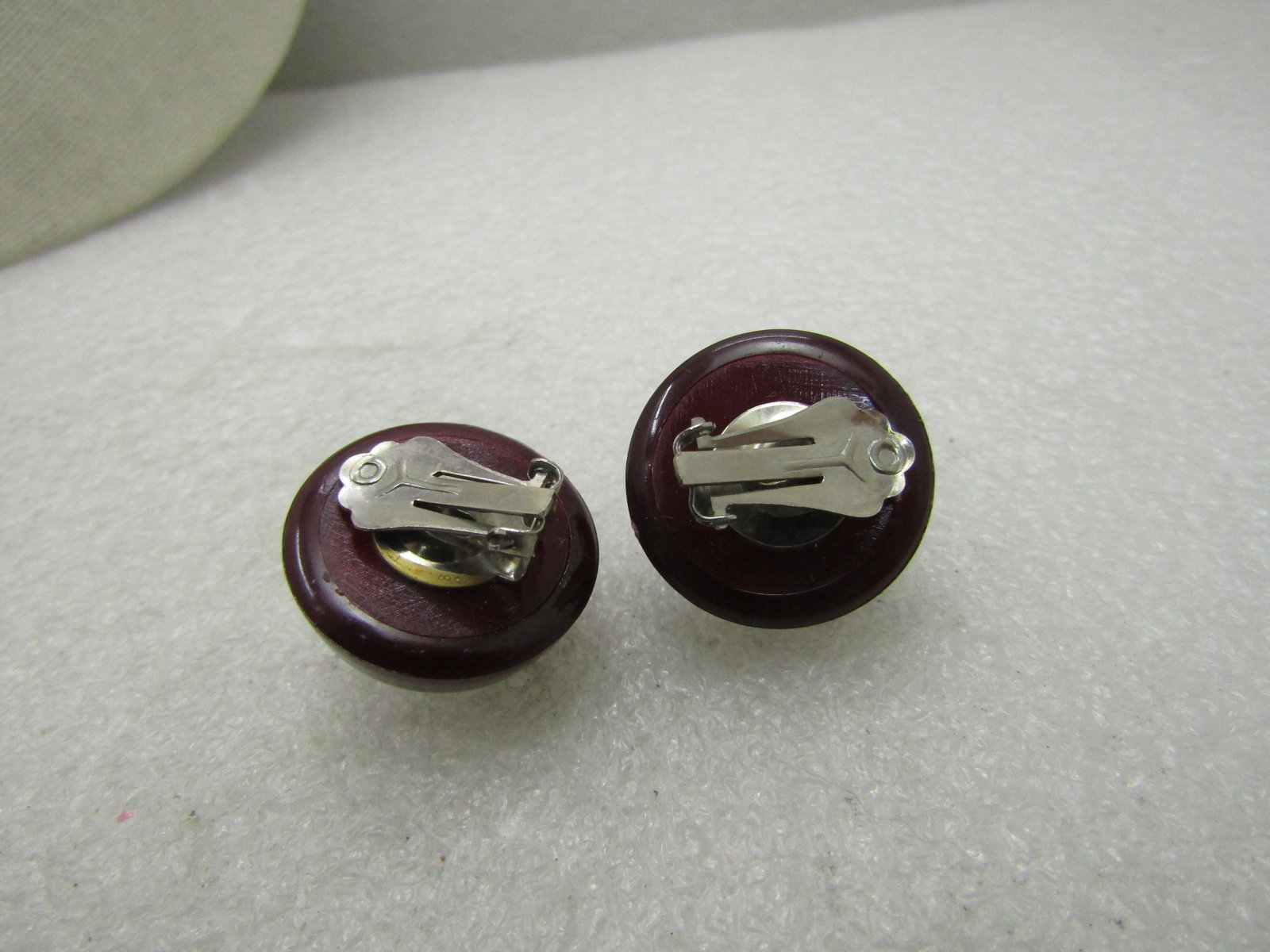 Vintage Brown Plastic Domed Clip Earrings, 1960's, Round - 6