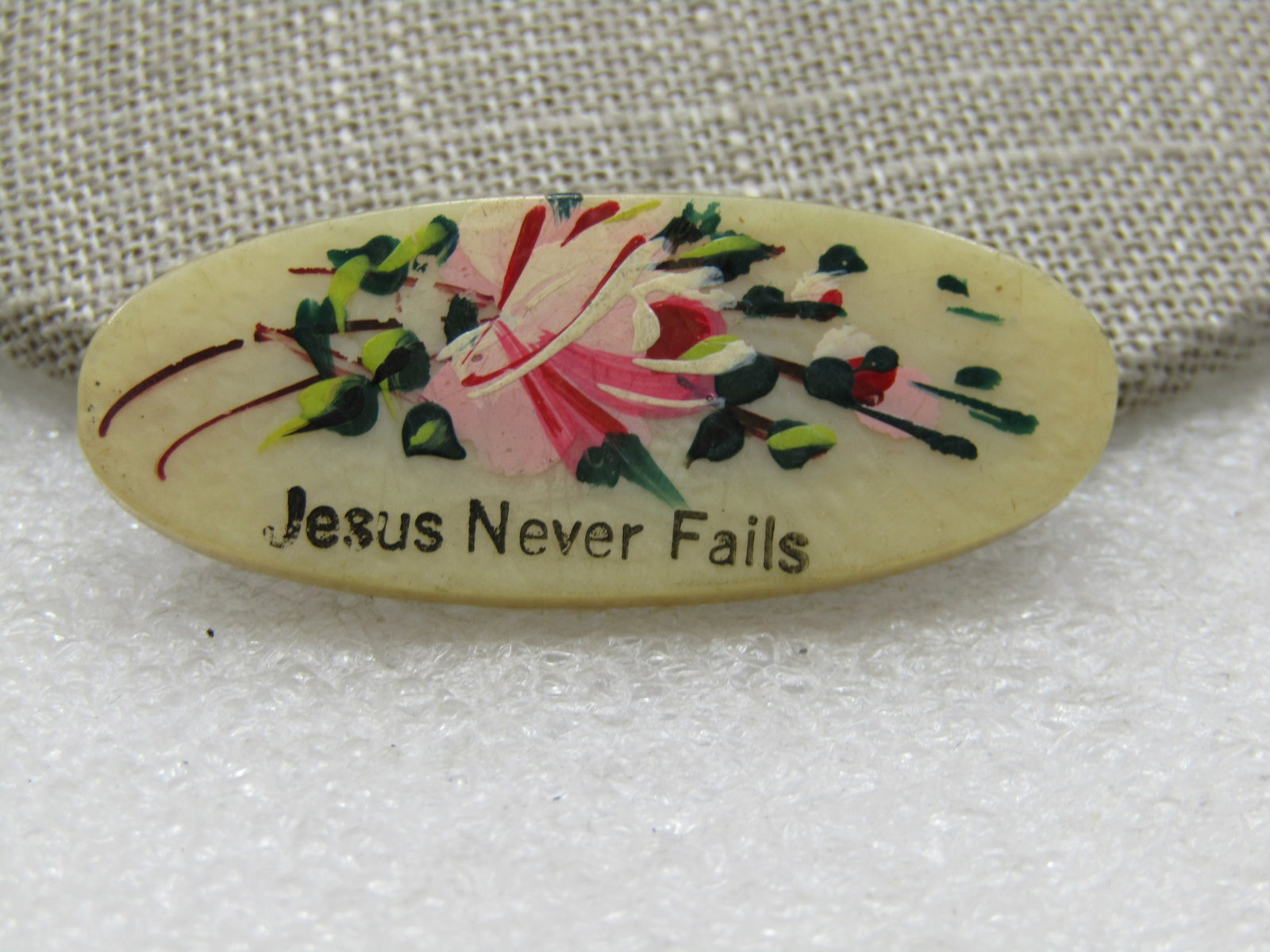 Vintage Mother-of-Pearl Painted Jesus Never Fails Brooch, 1940's - 4