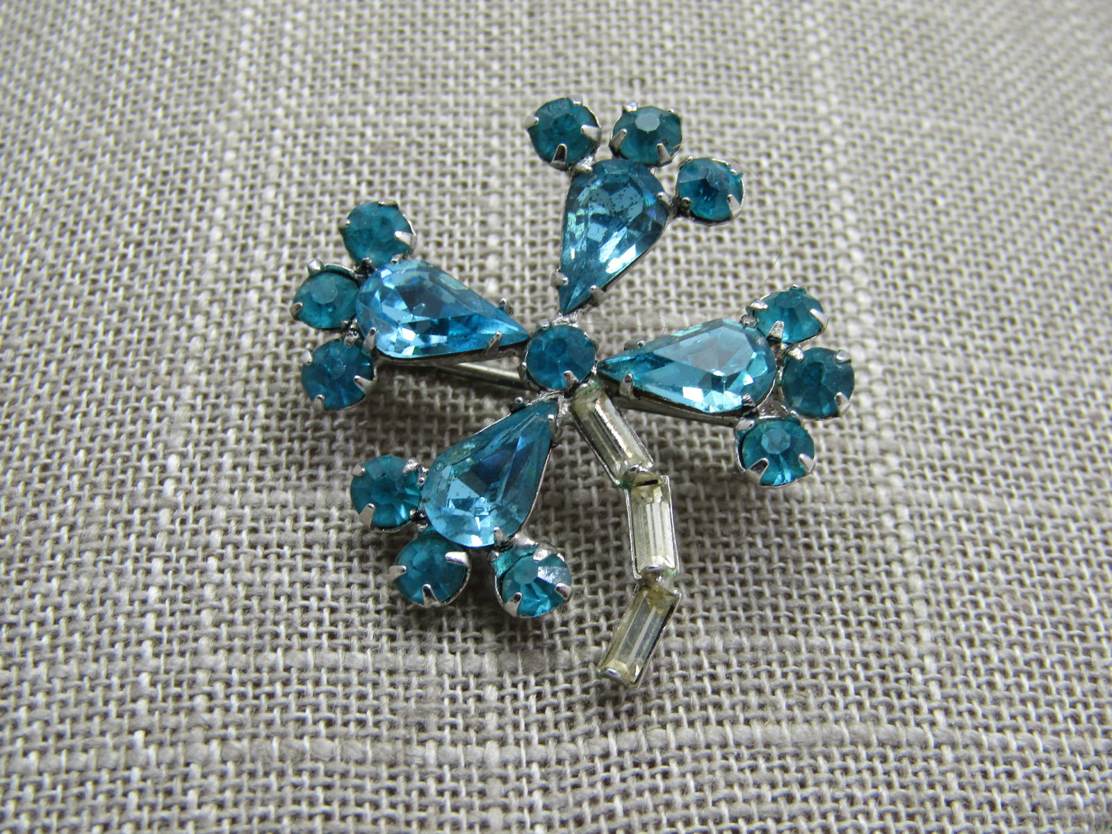 Vintage Aqua & Clear Rhinestone 4 Leaf Brooch, 1.75" - 3