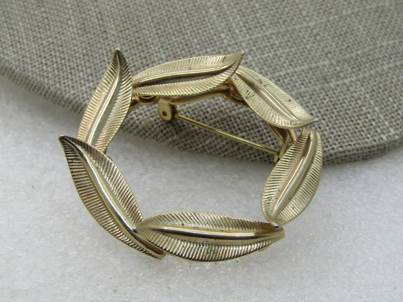 Vintage Leaf Circle Brooch, 1960's, 1.5" - 2