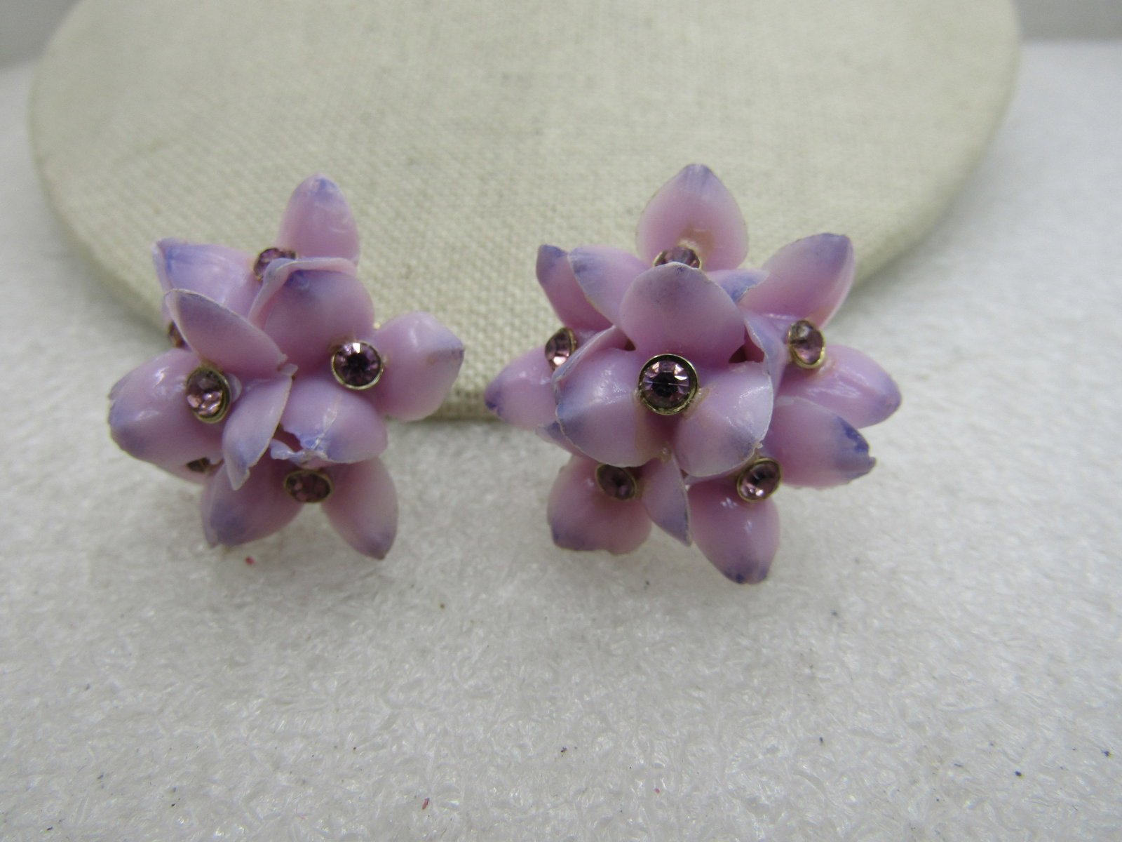 Vintage Lilac Blossom Screw Back Earrings, Rhinestones, Mid-Century - 3
