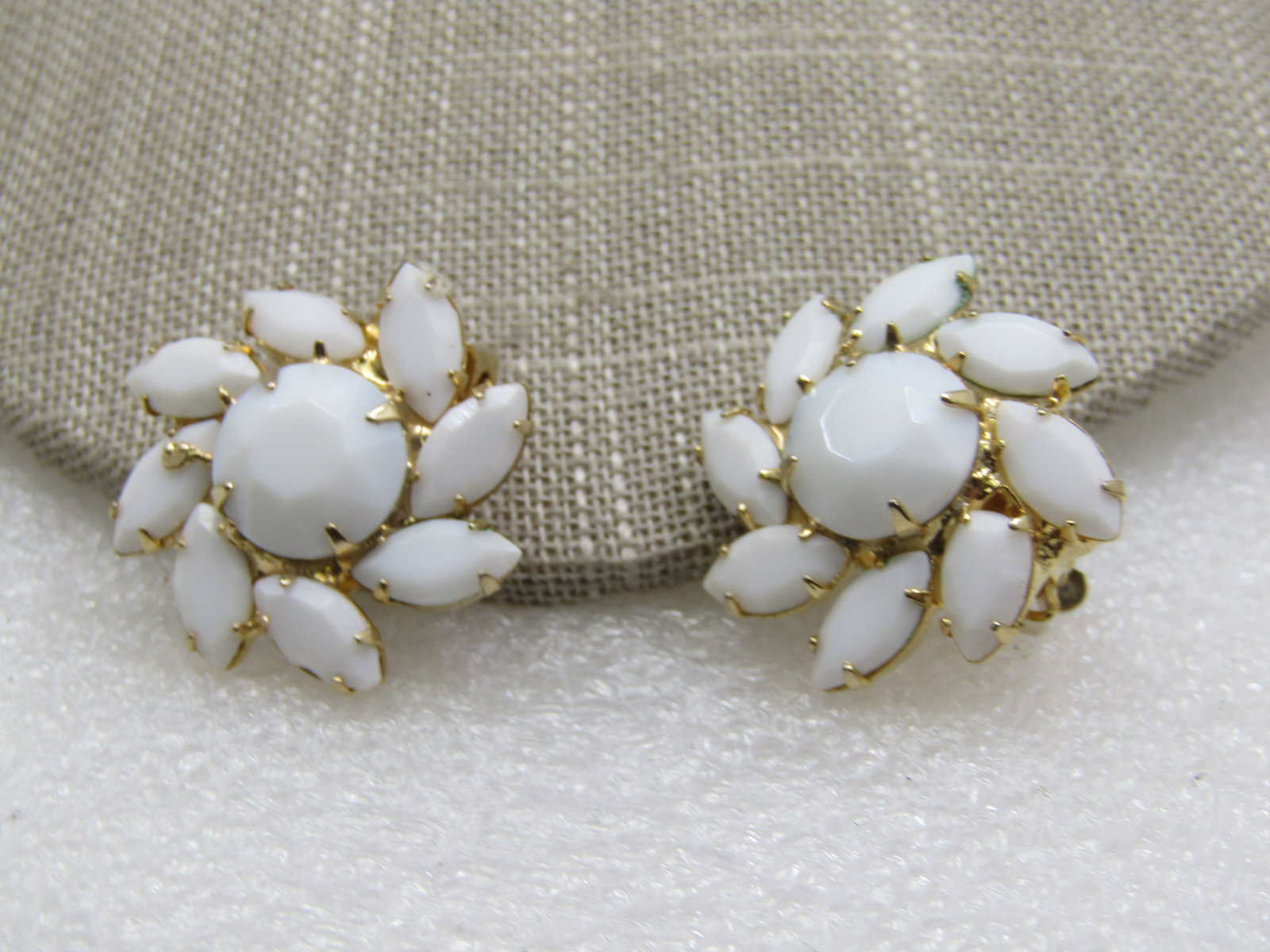 Vintage Spiral Blossom Milk Glass Clip Earrings - 3