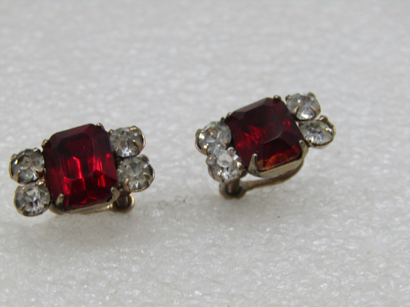 Vintage Red & Clear Rhinestone Earrings, Screwback, 1940's-1960's - 3