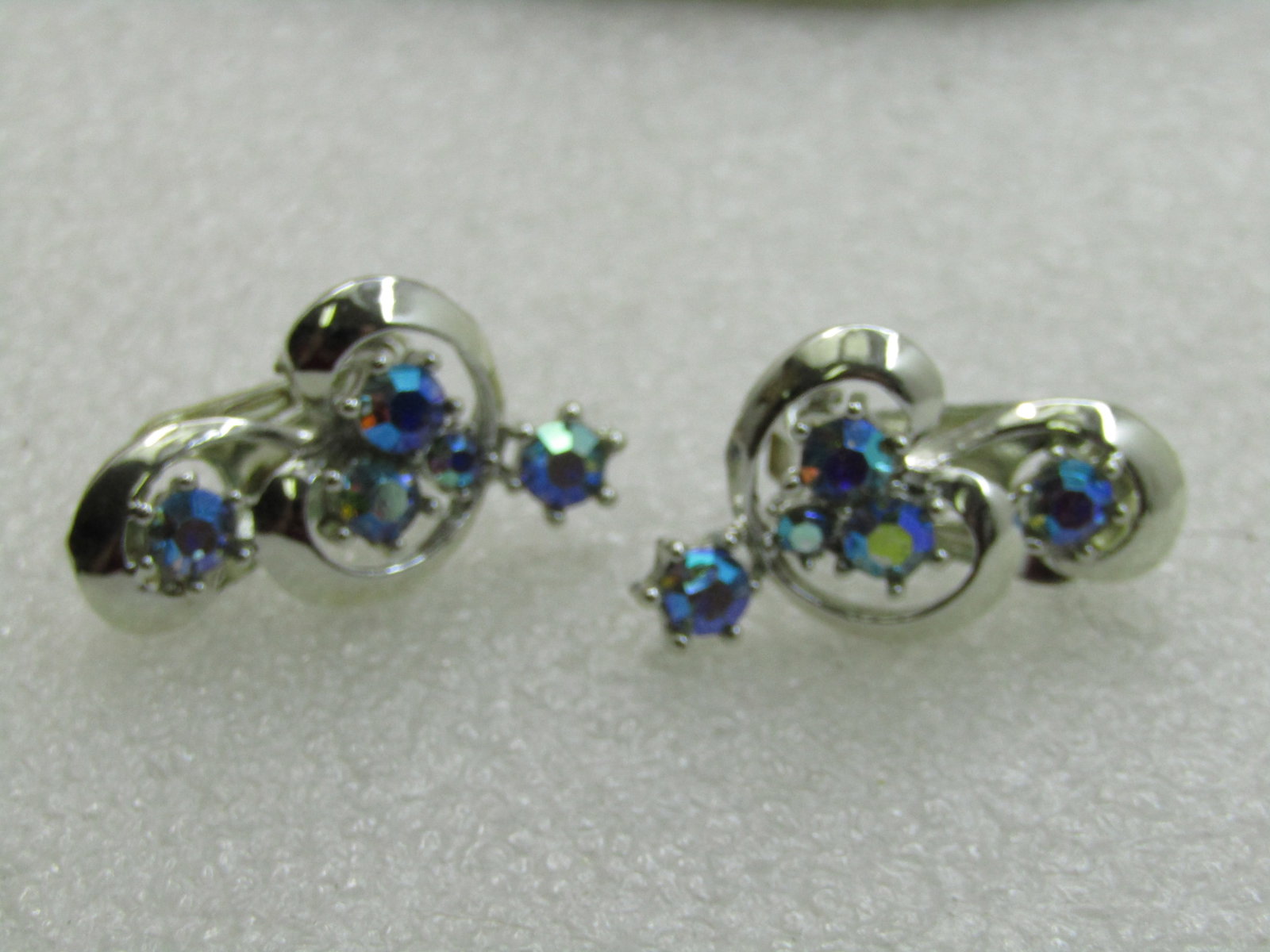Vintage Aurora Borealis Rhinestone Clip Earrings, 1960's - 4