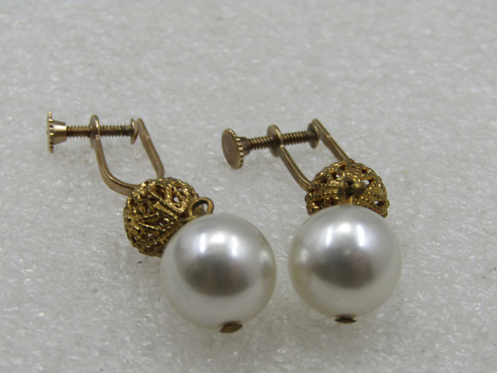 Vintage Filigree Pearl Dangle Earrings, Screwback, 1960's - 5
