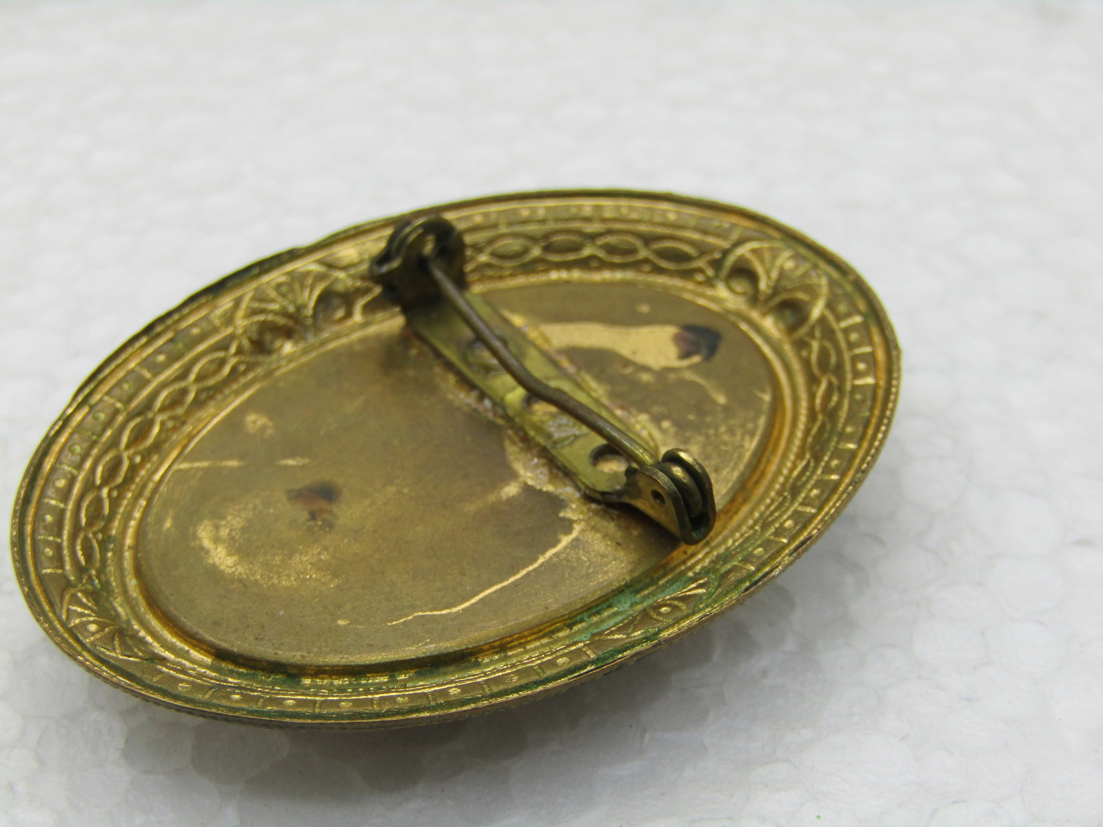 Vintage Courting Scene Cameo Brooch, Framed, Mid-Century, 2" by 1.5" - 5