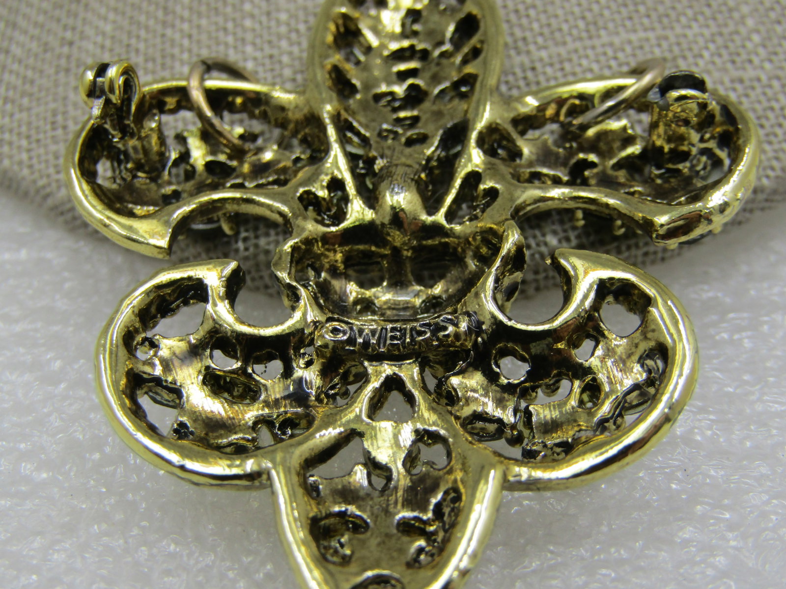 Vintage Weiss Green Rhinestone Fleur-de-Lis Pendant - 5