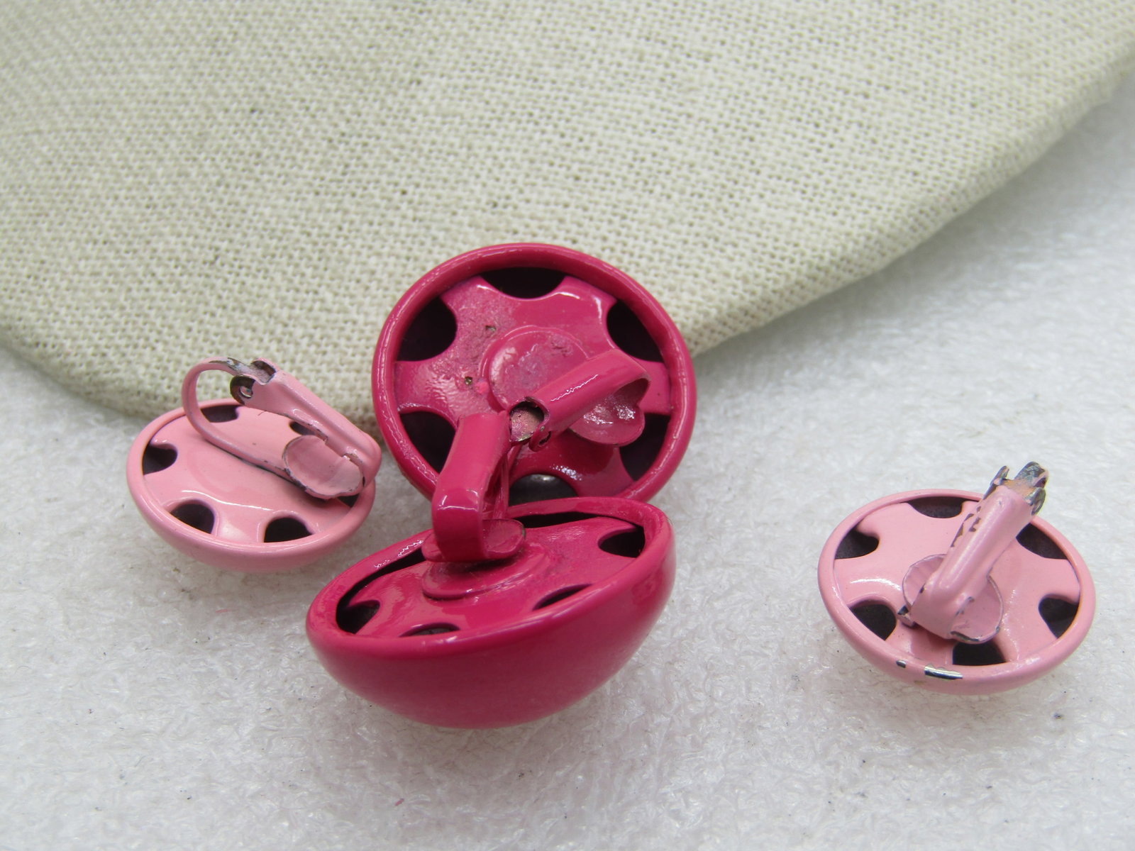 Vintage 2 Pair Enameled Pink Clip Earrings, 1" and 3/4", Mid-Century NL - 4