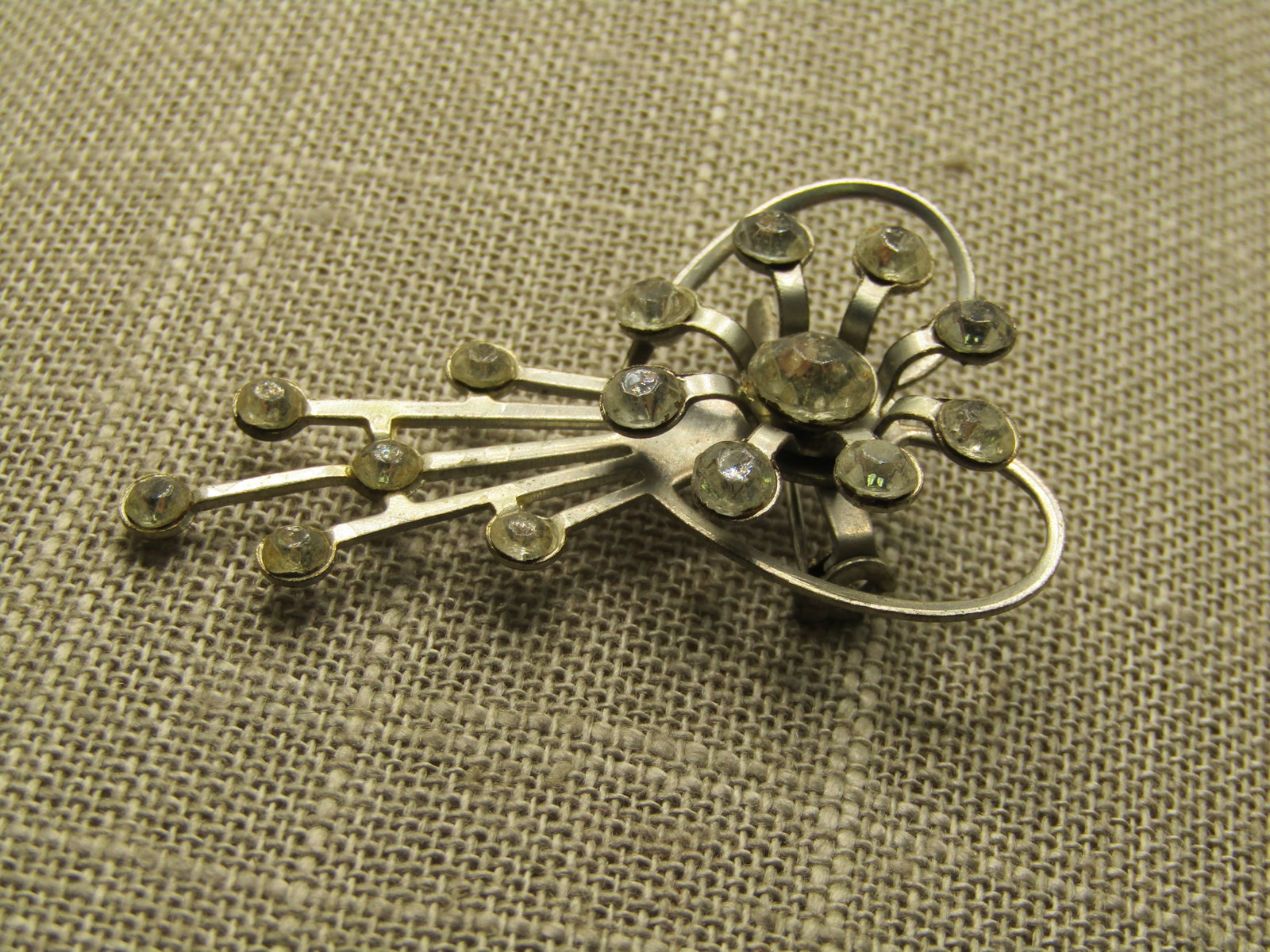Vintage Rhinestone Heart/Ray Brooch, 1960's - 5