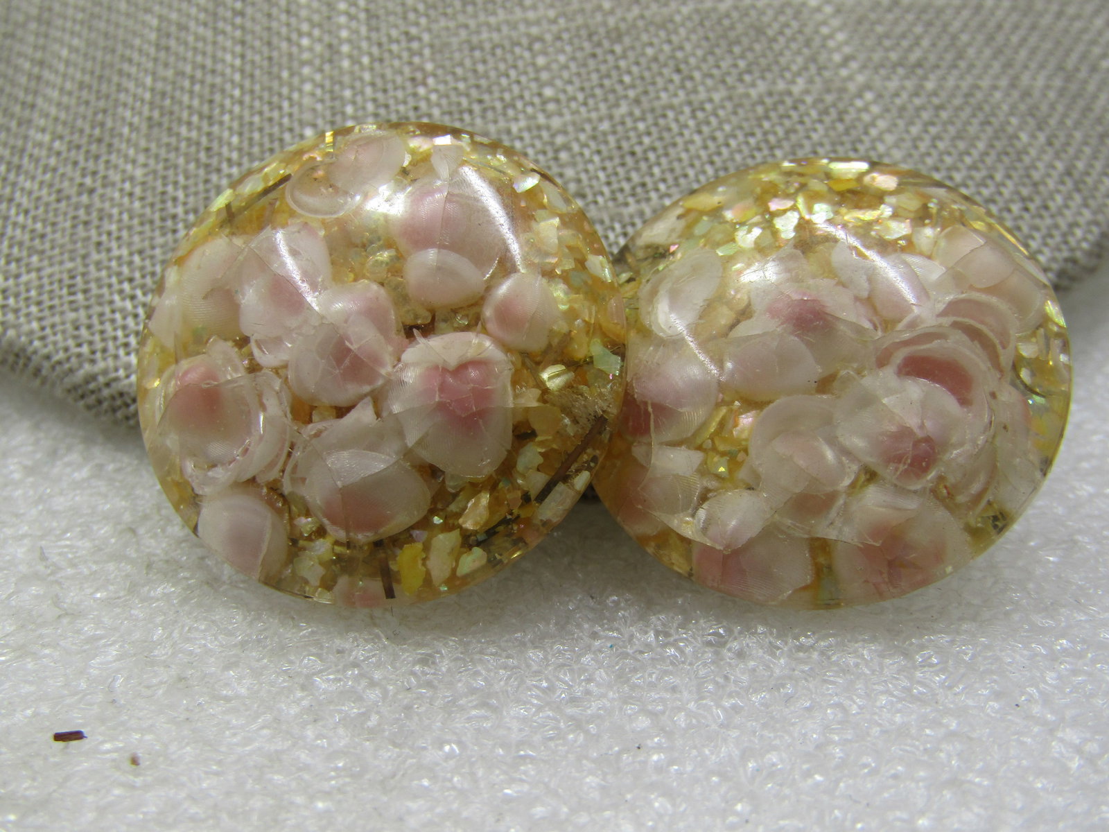 Vintage Seashell Clear Lucite Clip earrings, 1", 1950's-1960's - 3