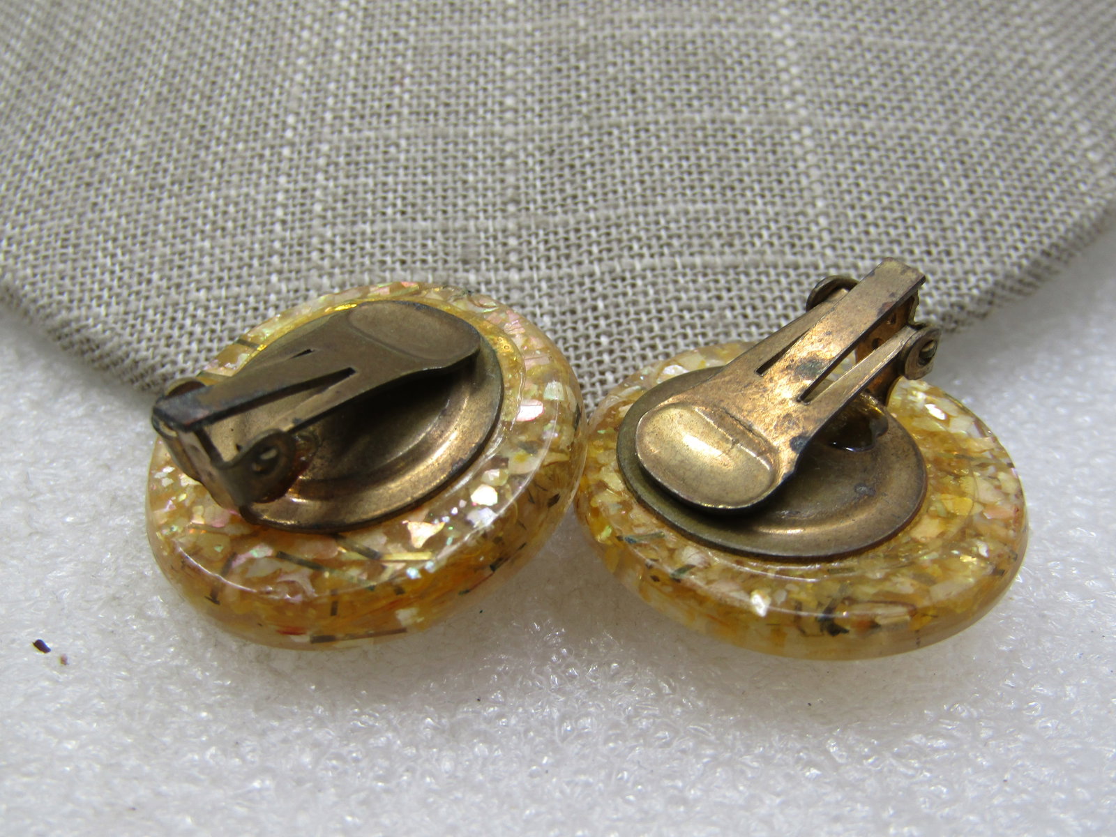 Vintage Seashell Clear Lucite Clip earrings, 1", 1950's-1960's - 5