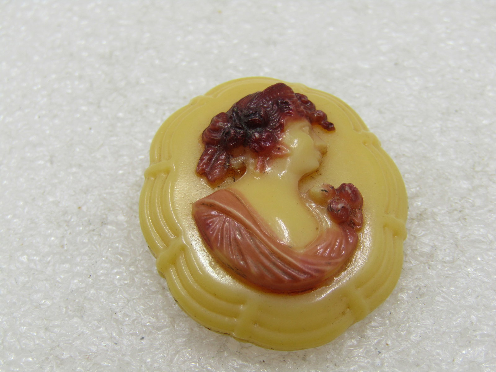 Vintage Plastic Cameo Brooch, Victorian Themed - 2