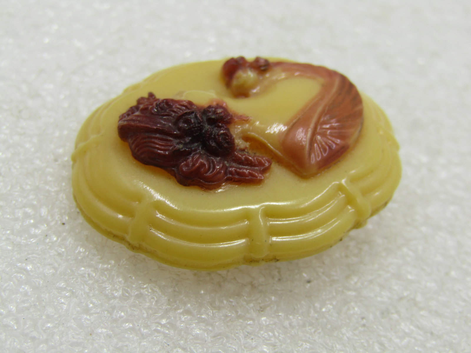 Vintage Plastic Cameo Brooch, Victorian Themed - 4