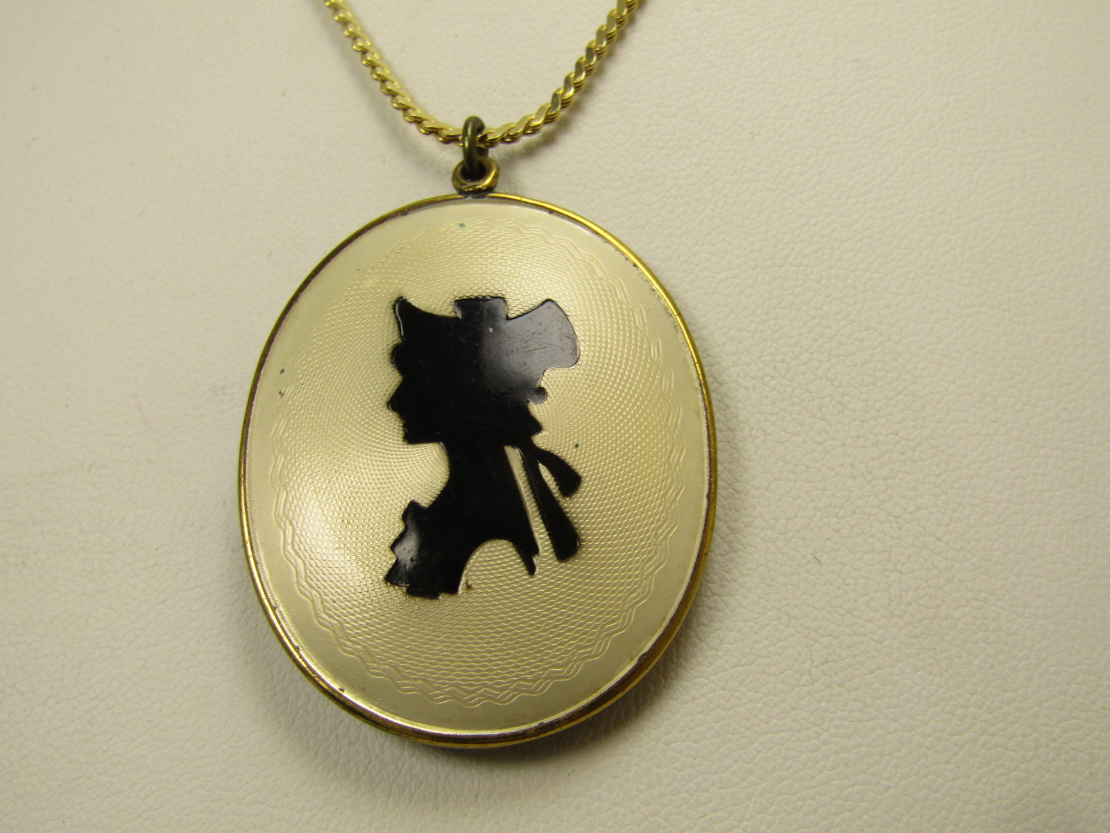 Vintage Black/White Shilouette Locket Necklace, 24", 1940's-1960's - 3