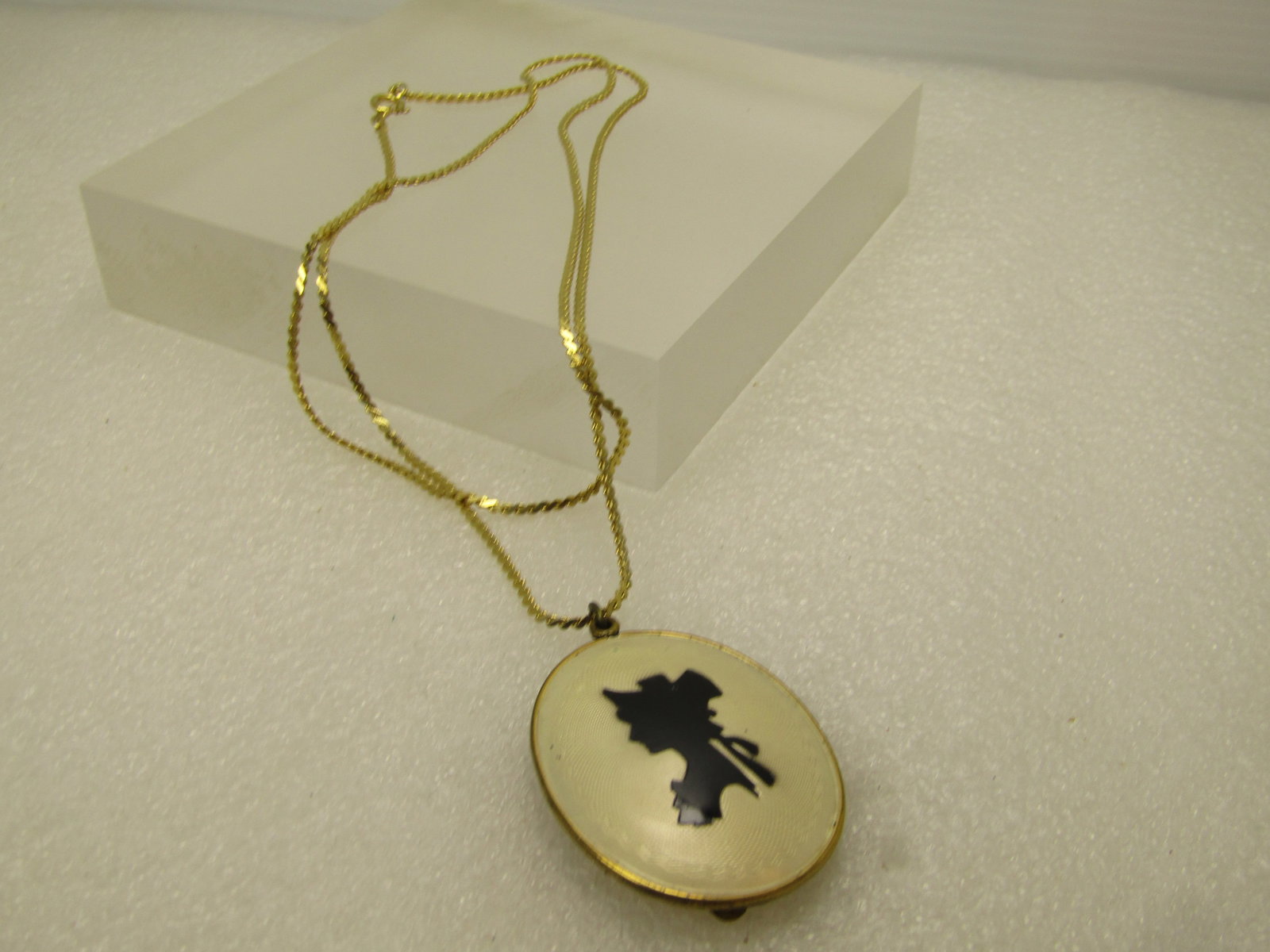 Vintage Black/White Shilouette Locket Necklace, 24", 1940's-1960's - 7