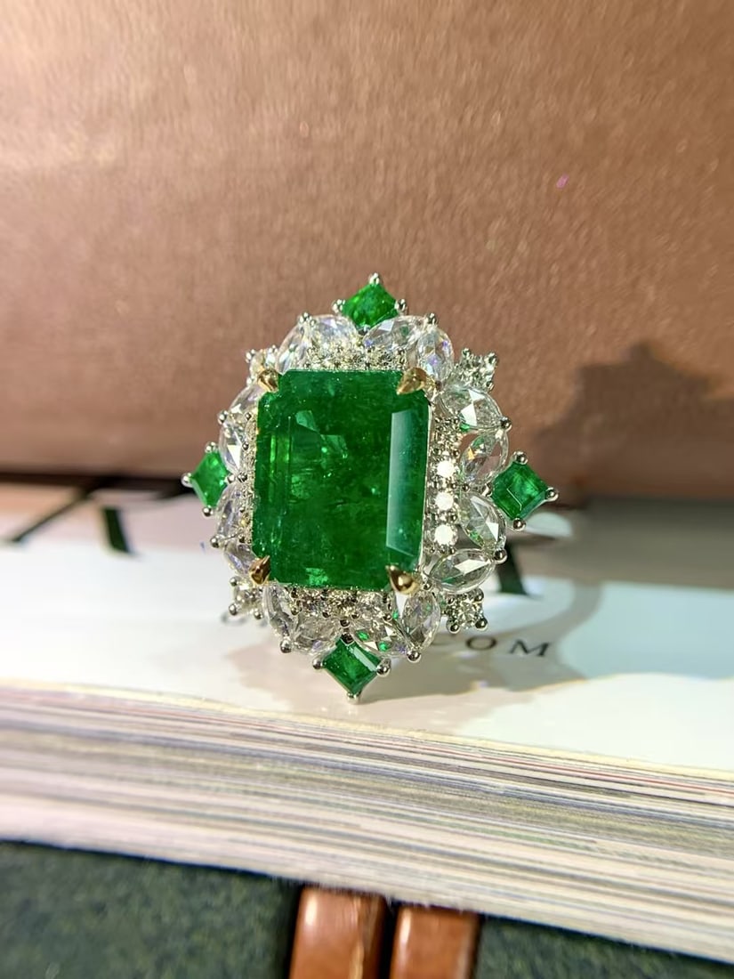 18K Gold Natural Emerald Ring - 2