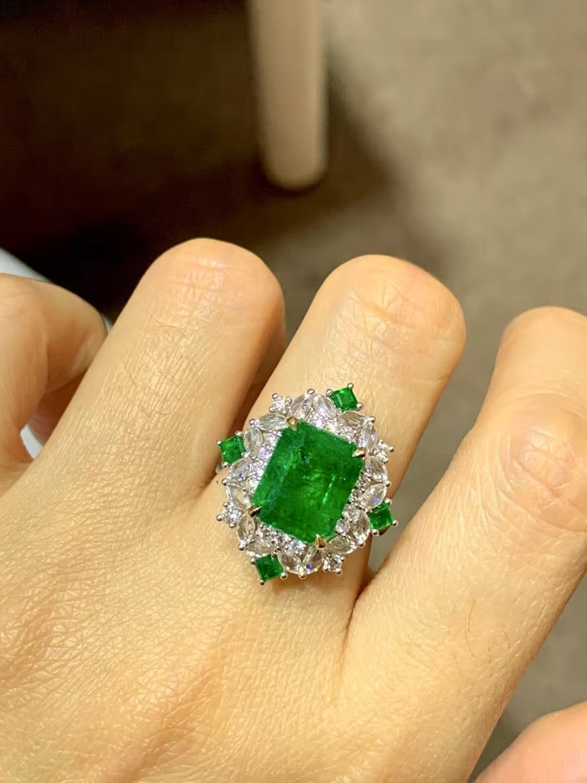 18K Gold Natural Emerald Ring - 3