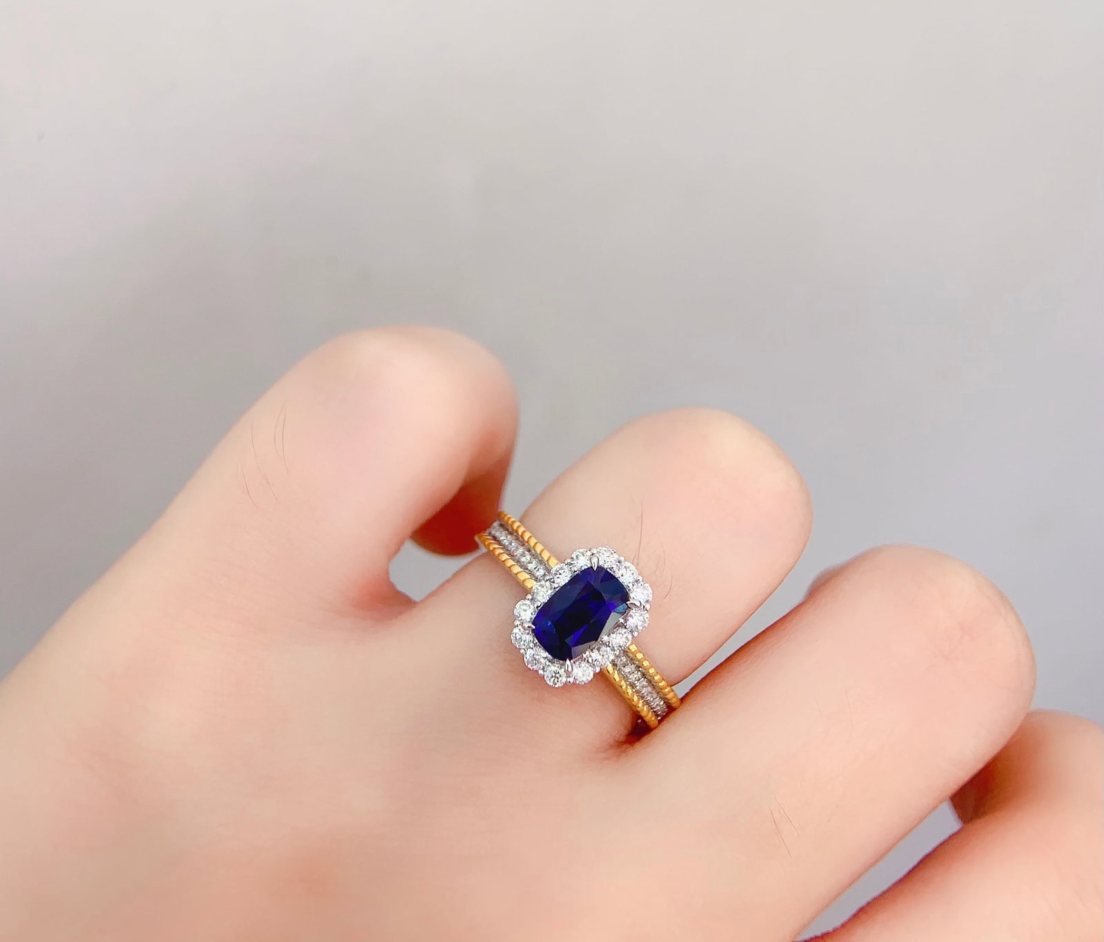 18K Gold Natural Sapphire Ring - 6