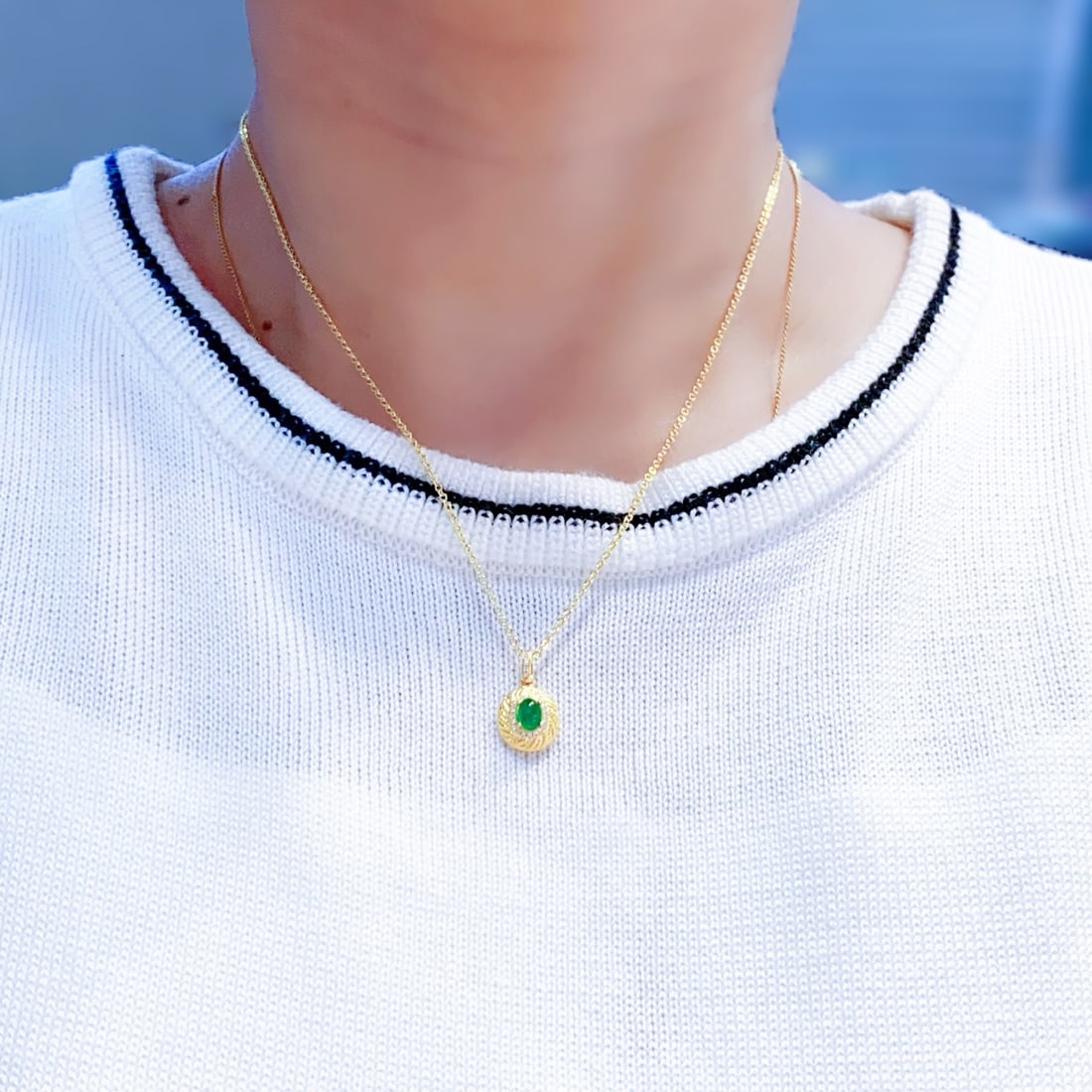 18K Gold Natural Emerald Pendant - 6