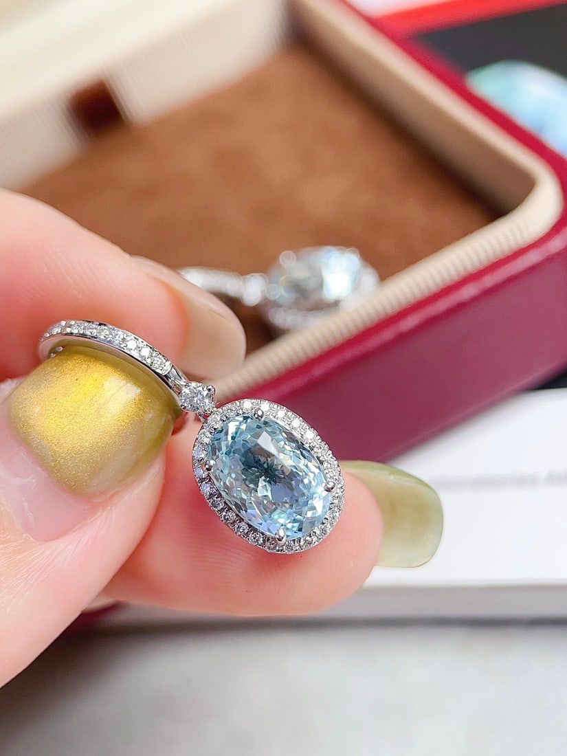 18K Gold Aquamarine Earrings - 5