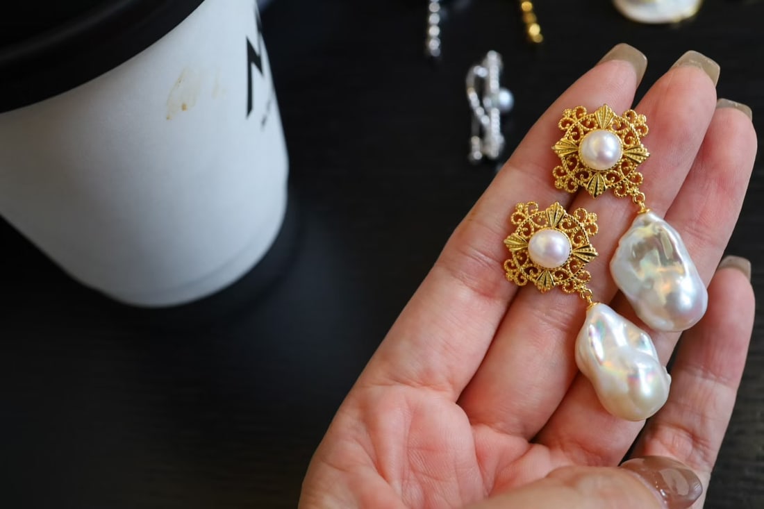 Silver-plated natural baroque pearl stud earrings - 8