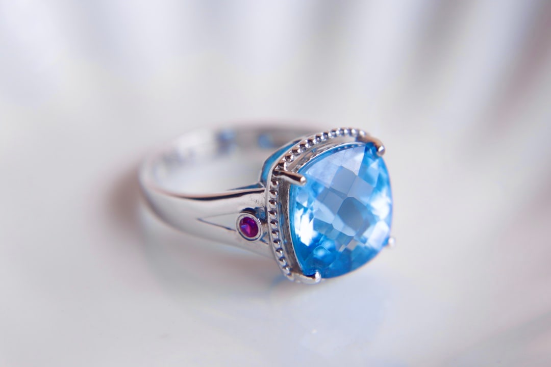18K Gold Natural Topaz Ring - 7