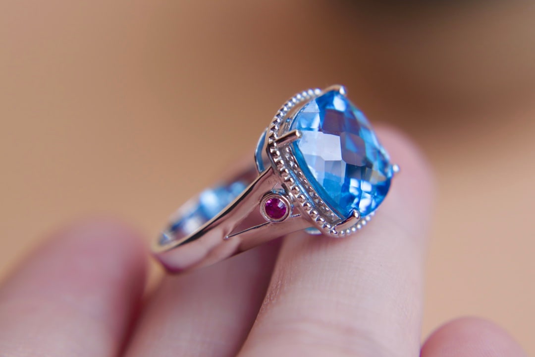 18K Gold Natural Topaz Ring - 8