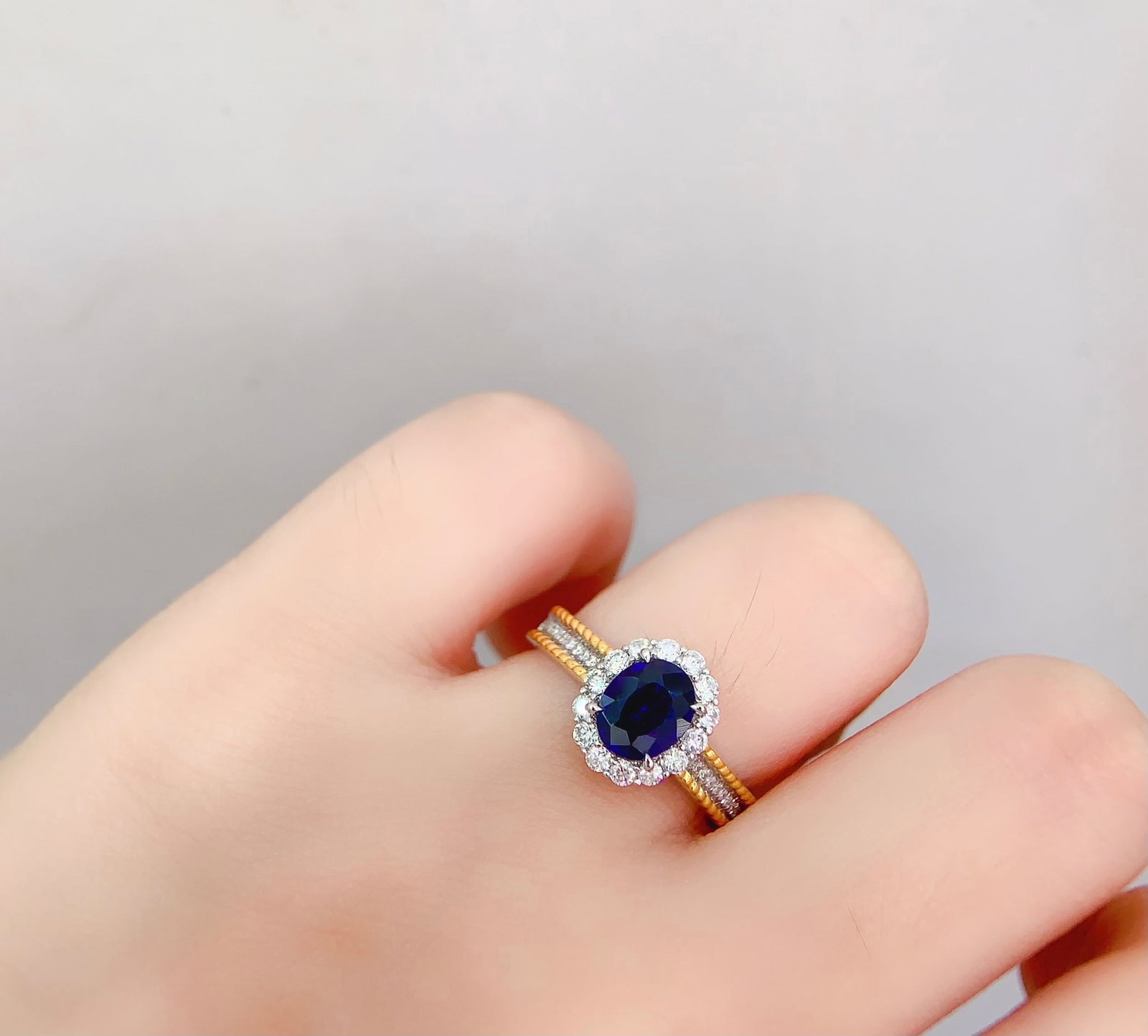 18K Gold Natural Sapphire Ring - 6