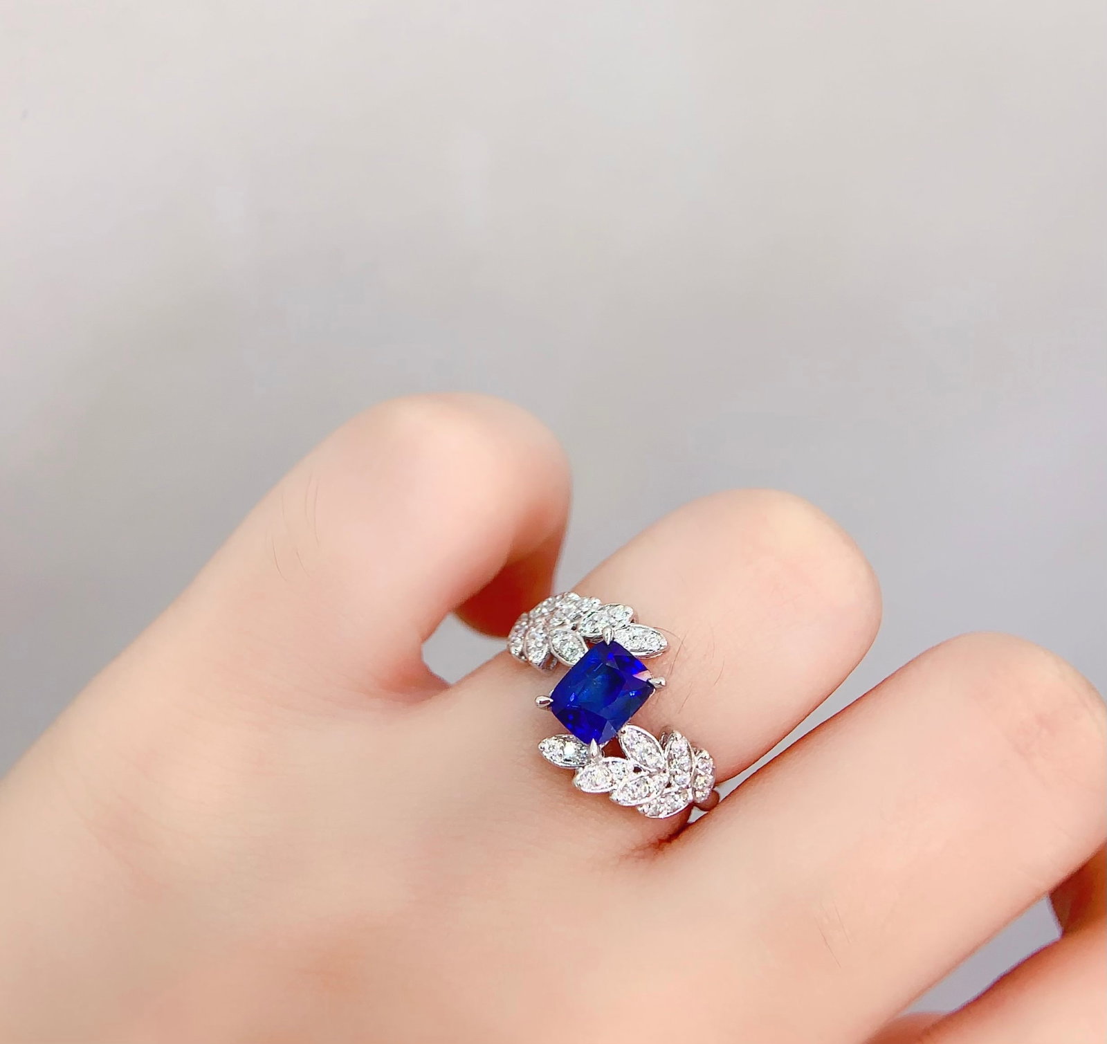 18K Gold Natural Sapphire Ring - 6