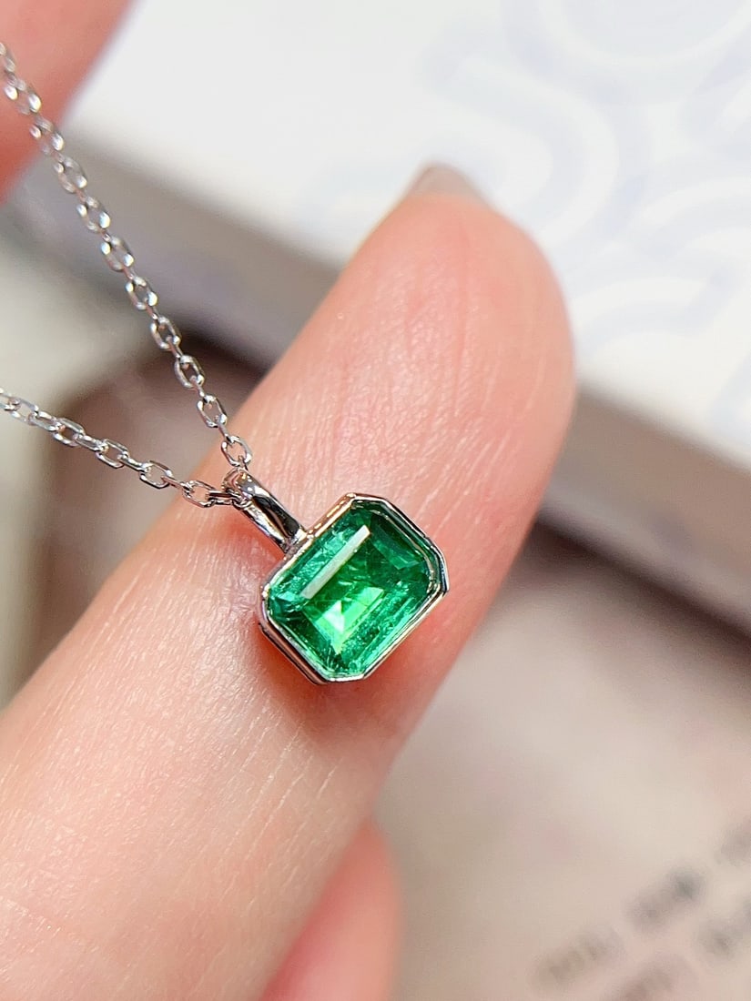 18K Gold Emerald Necklace - 2