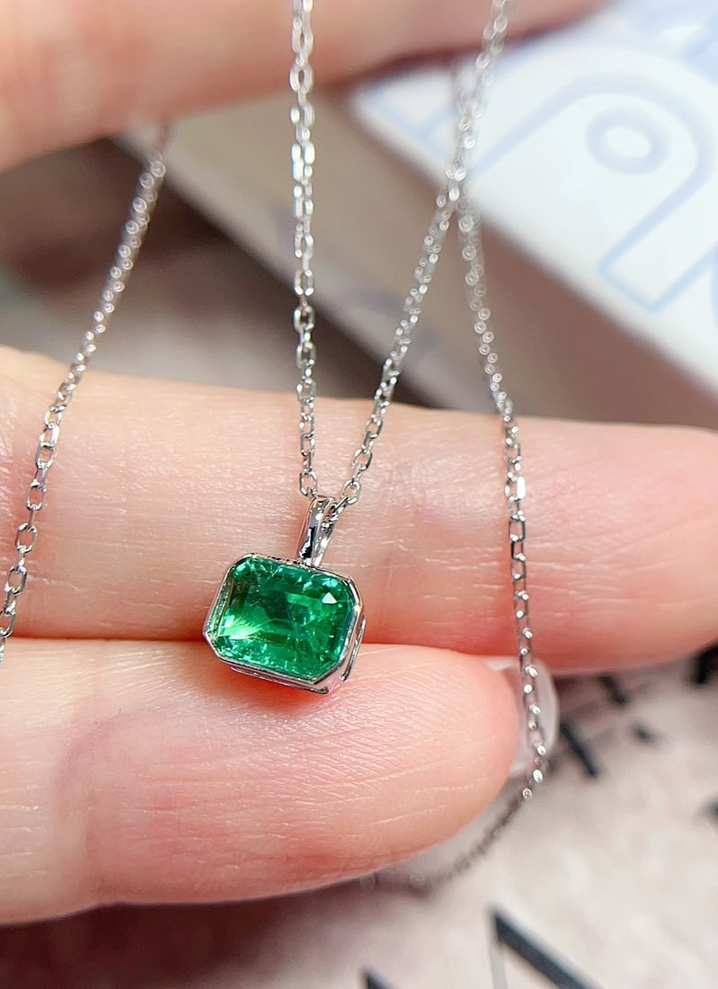 18K Gold Emerald Necklace - 3