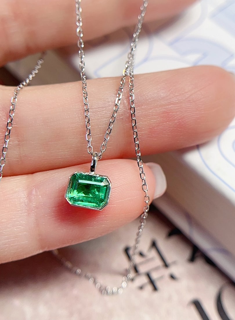 18K Gold Emerald Necklace - 4