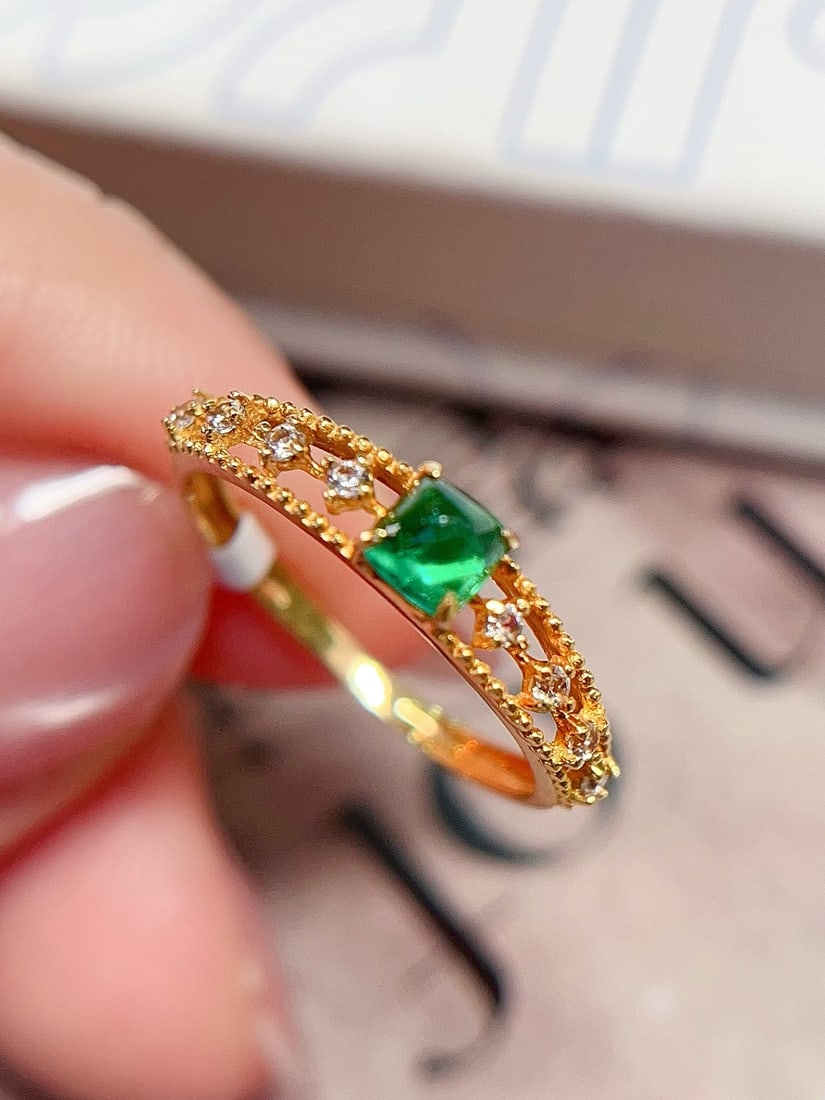 18K Gold Emerald Ring - 3