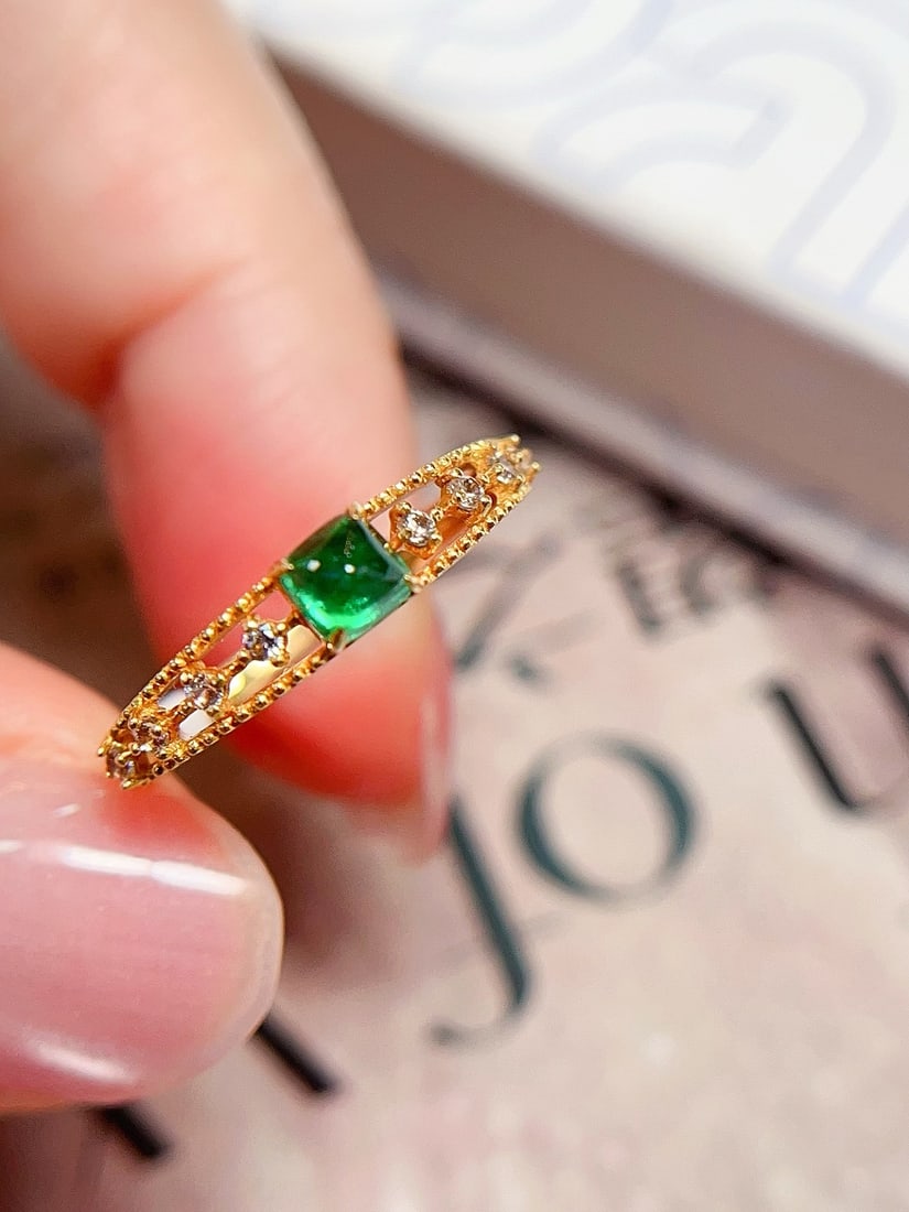 18K Gold Emerald Ring - 4