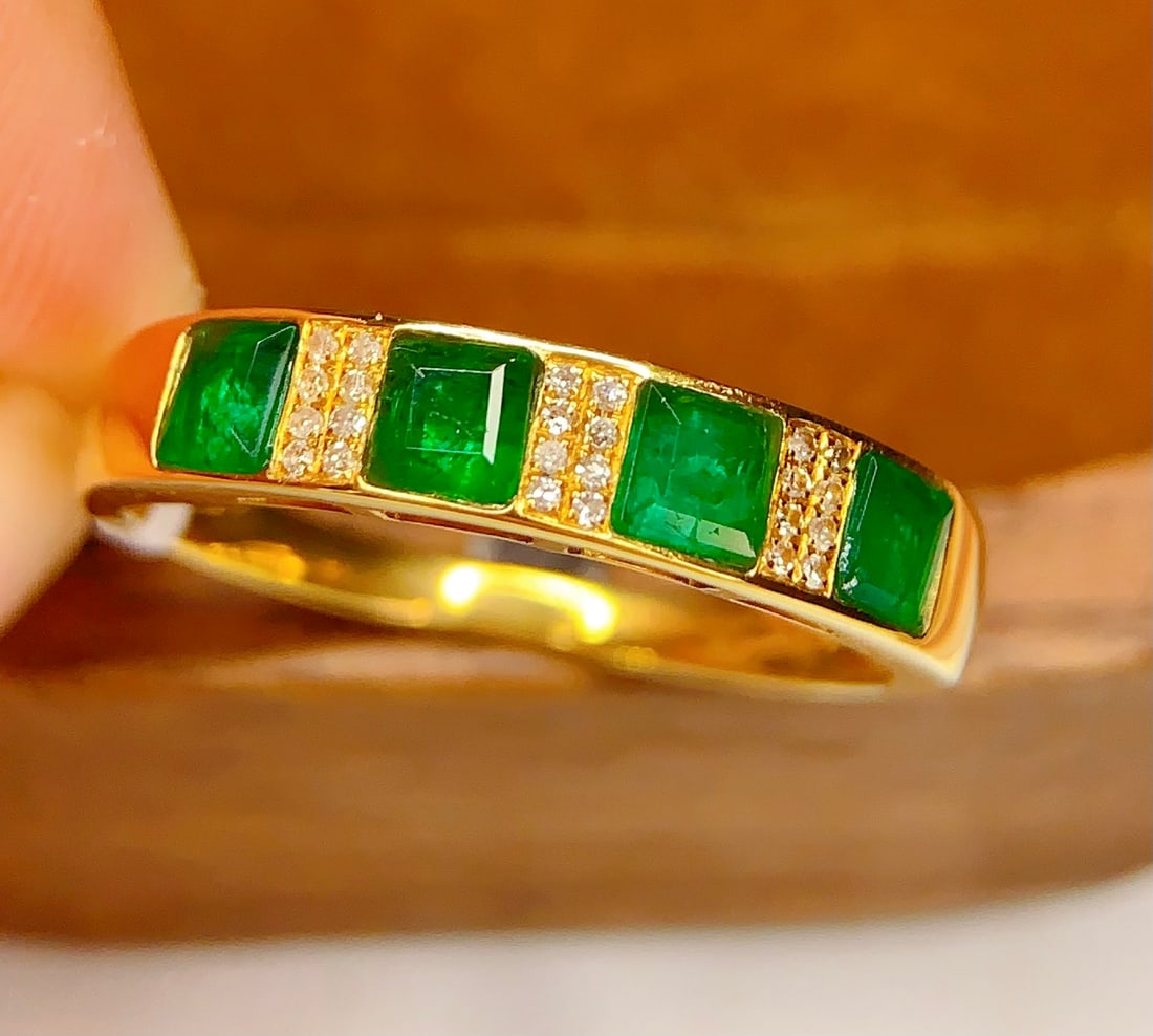 18K Gold Natural Emerald Ring - 4