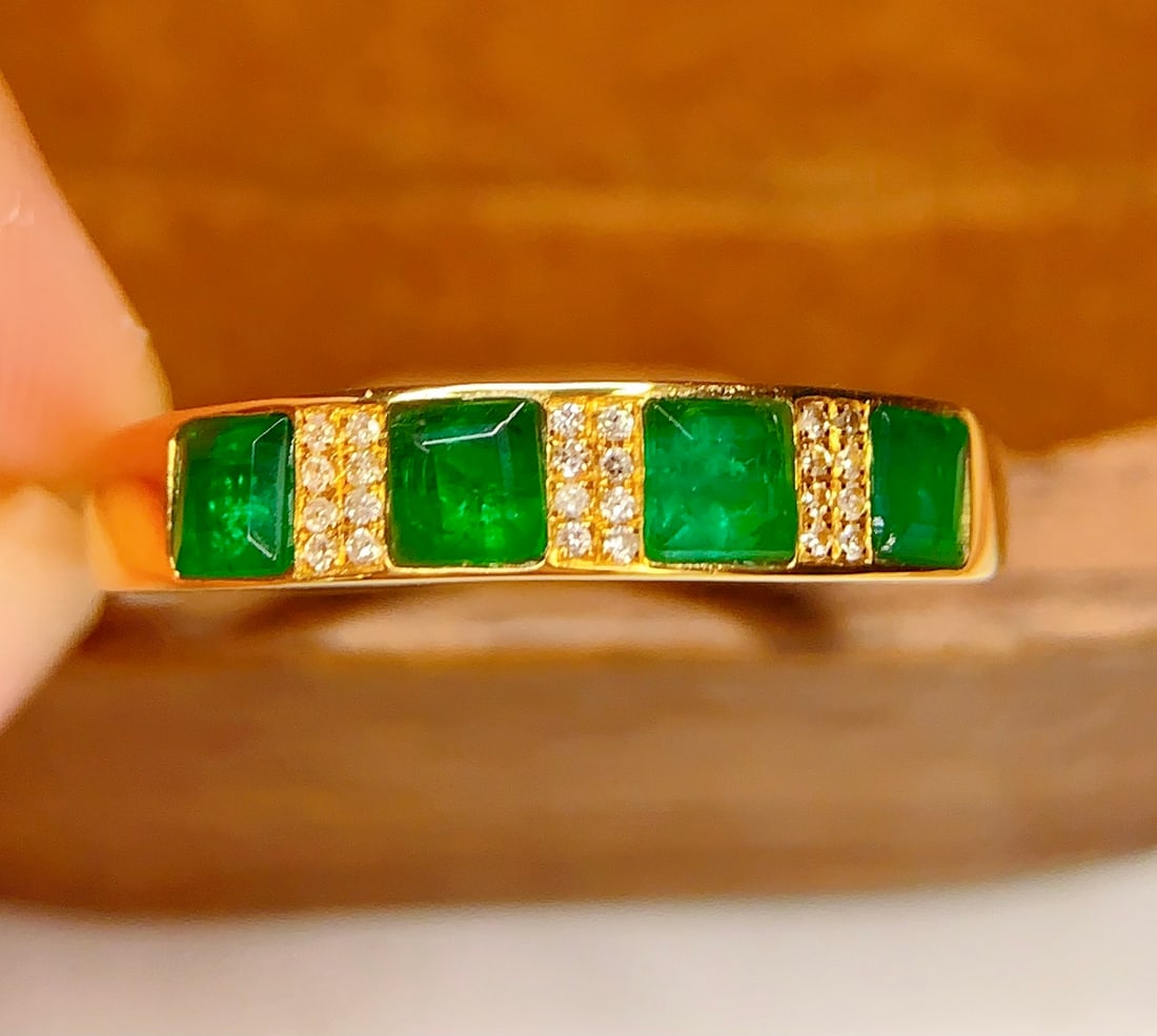 18K Gold Natural Emerald Ring - 5