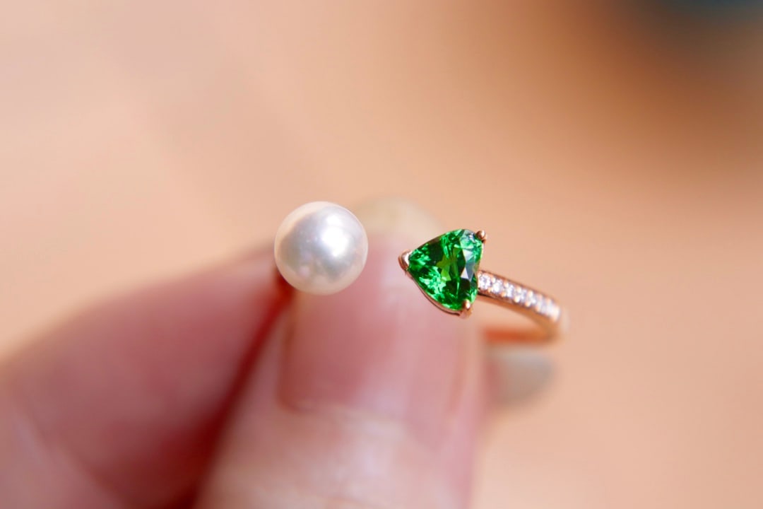 18K Gold Diamond and Pearl Ring - 6