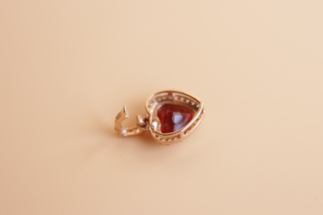 18K Gold Sunstone Diamond Pendant - 9