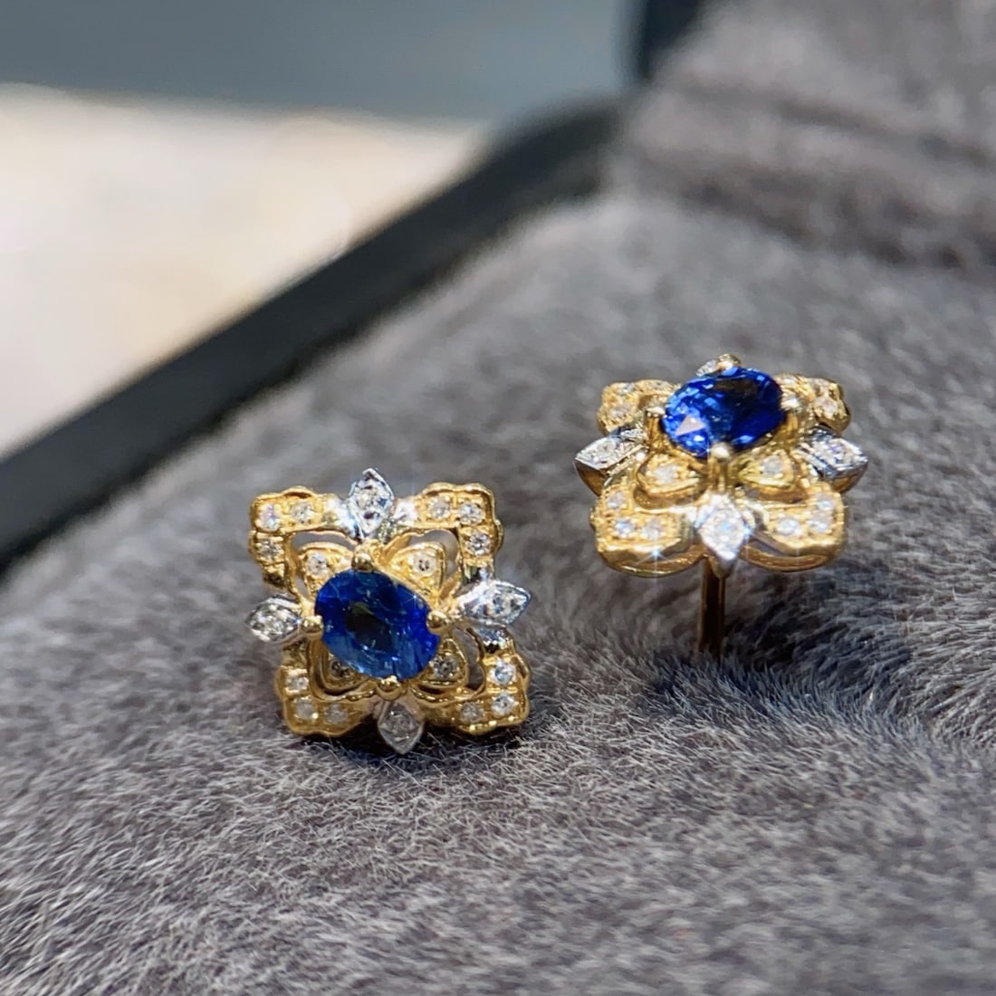 18K Gold Sapphire Earrings - 2