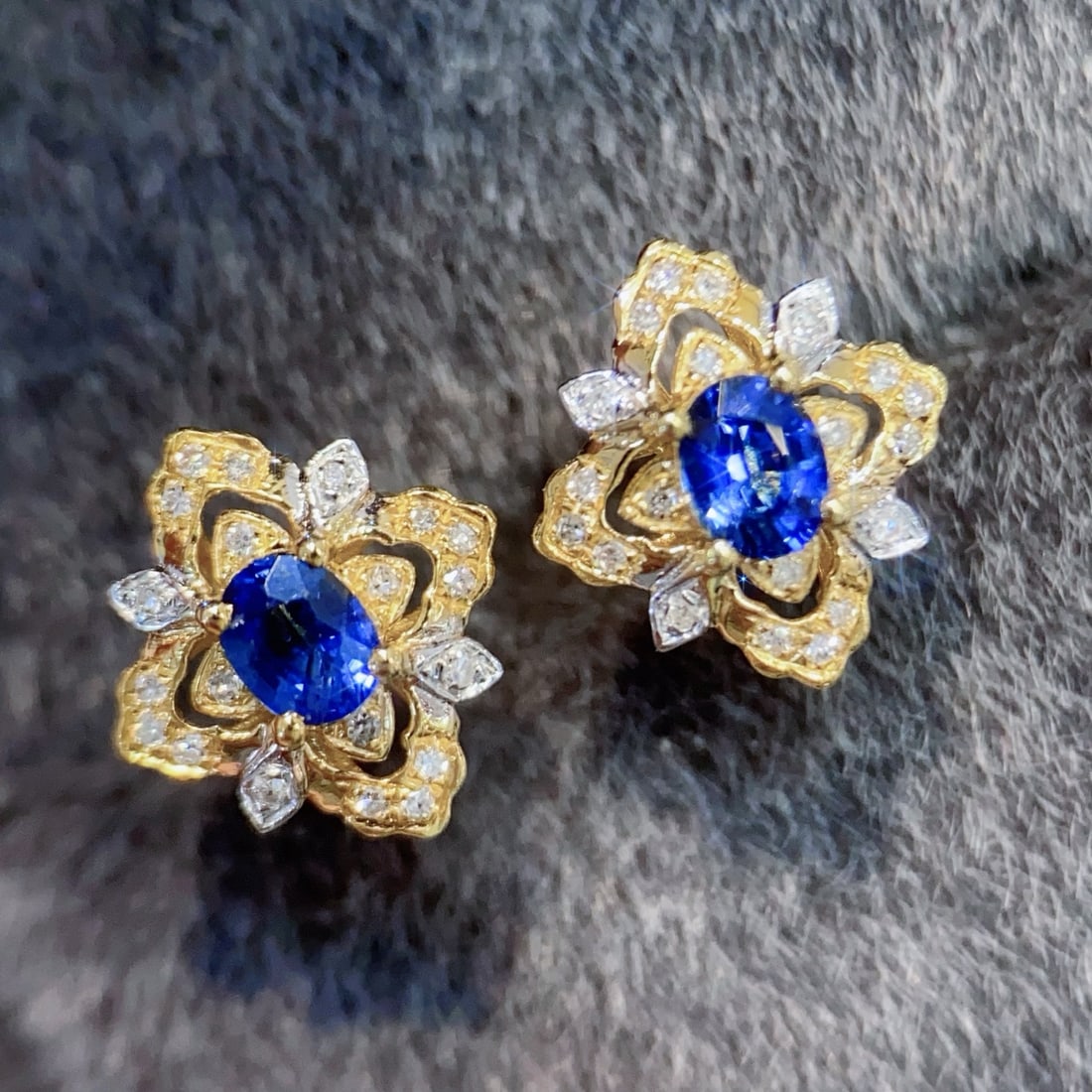 18K Gold Sapphire Earrings - 5