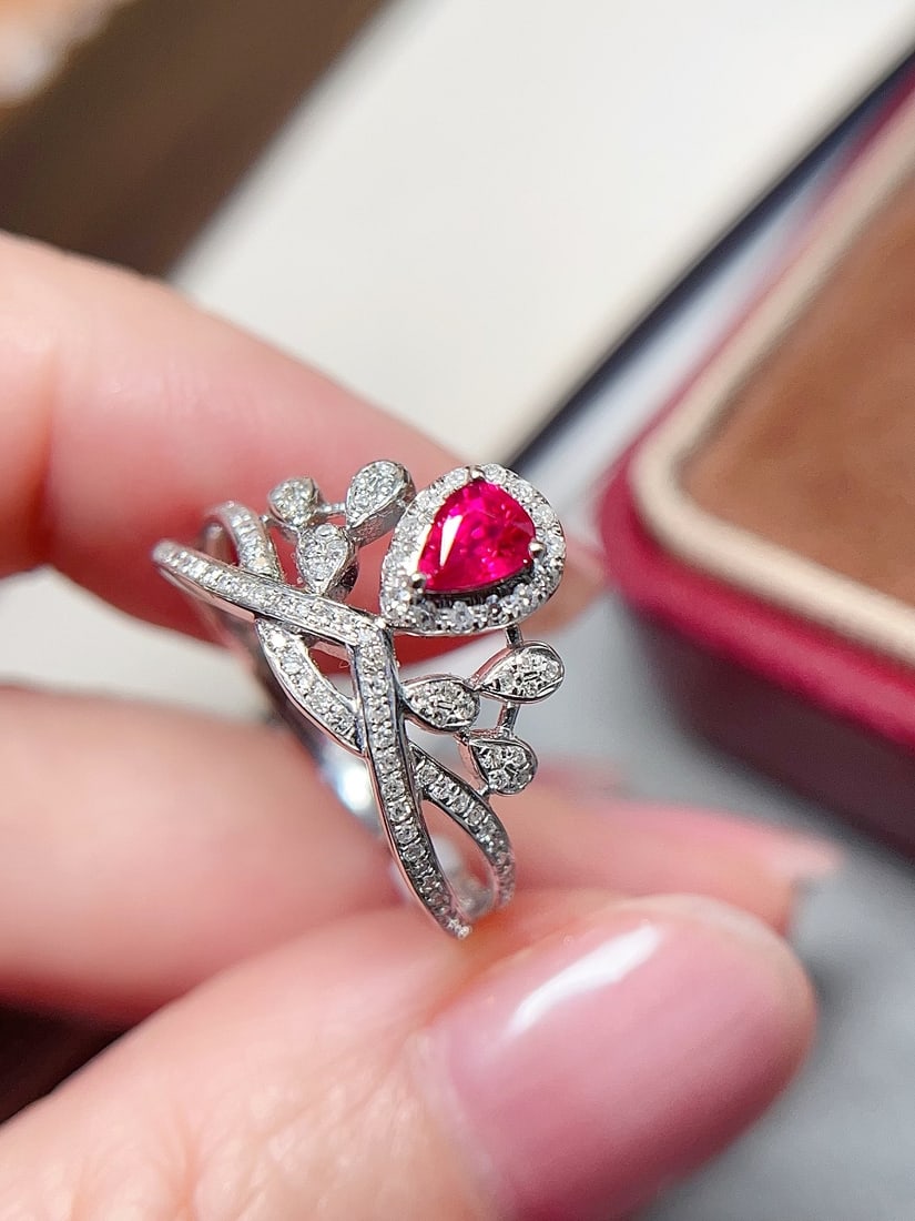 18K Gold Ruby Ring - 4