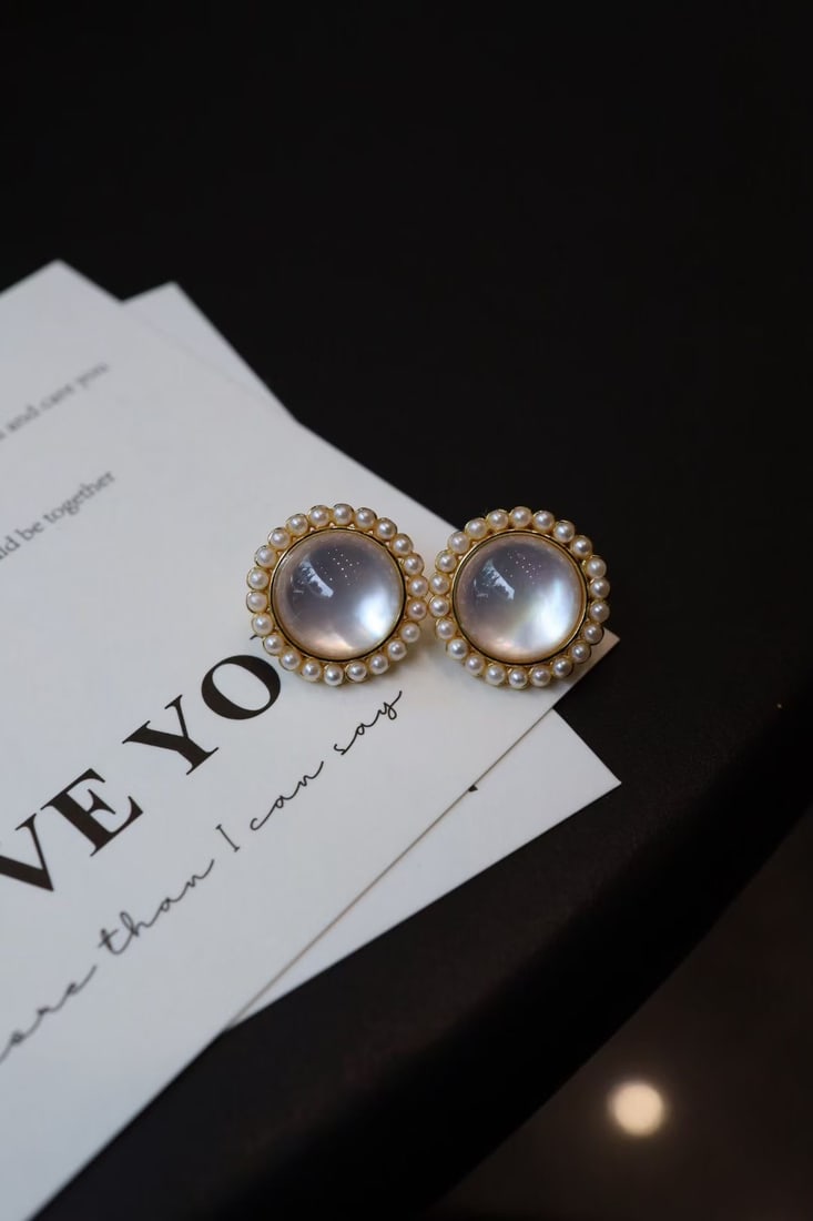 Natural white crystal stud earrings - 4