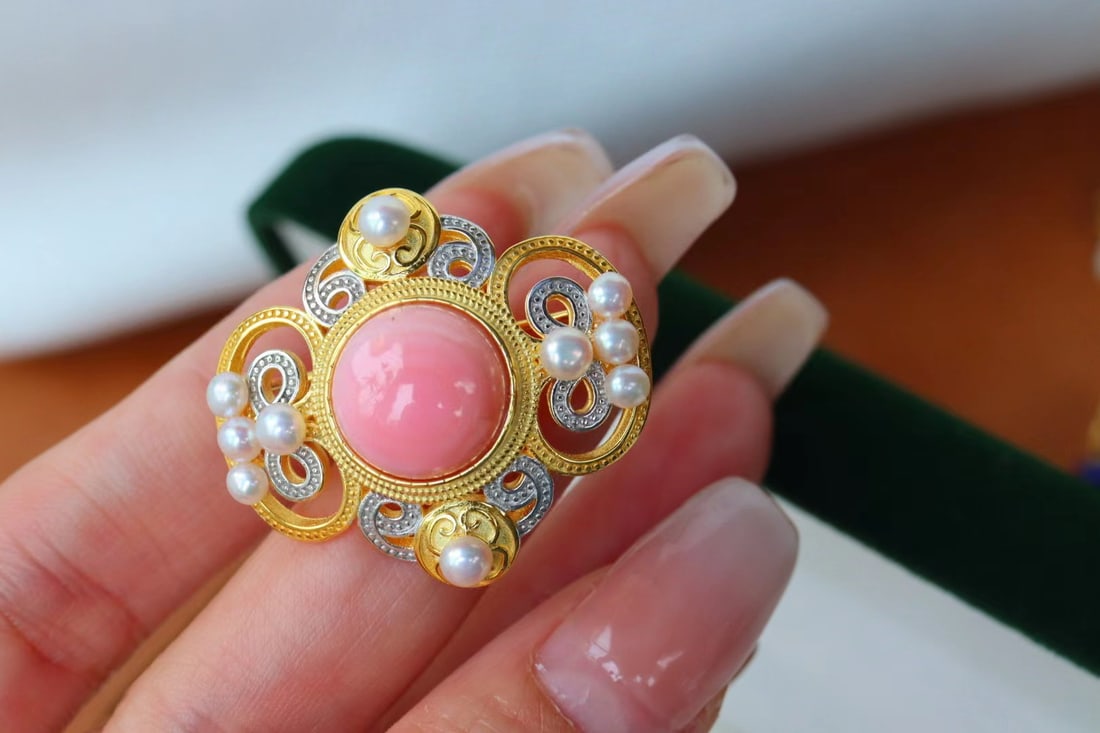 Gold-Plated Sterling Silver Natural Queen Conch Brooch - 3