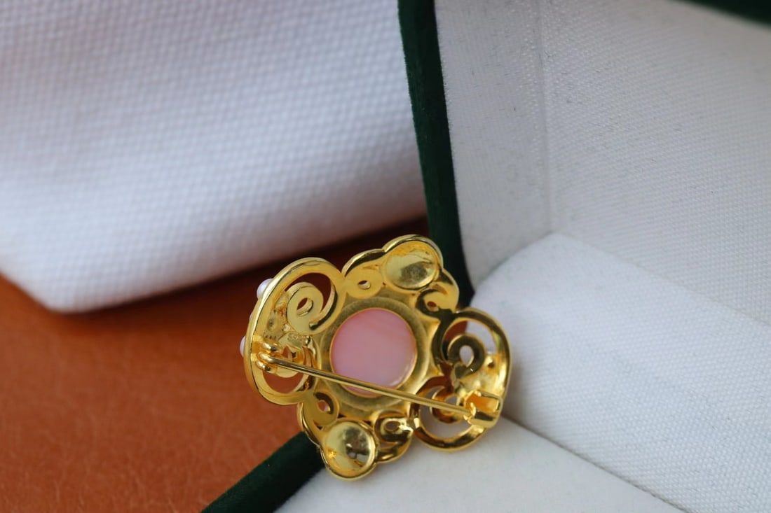 Gold-Plated Sterling Silver Natural Queen Conch Brooch - 7
