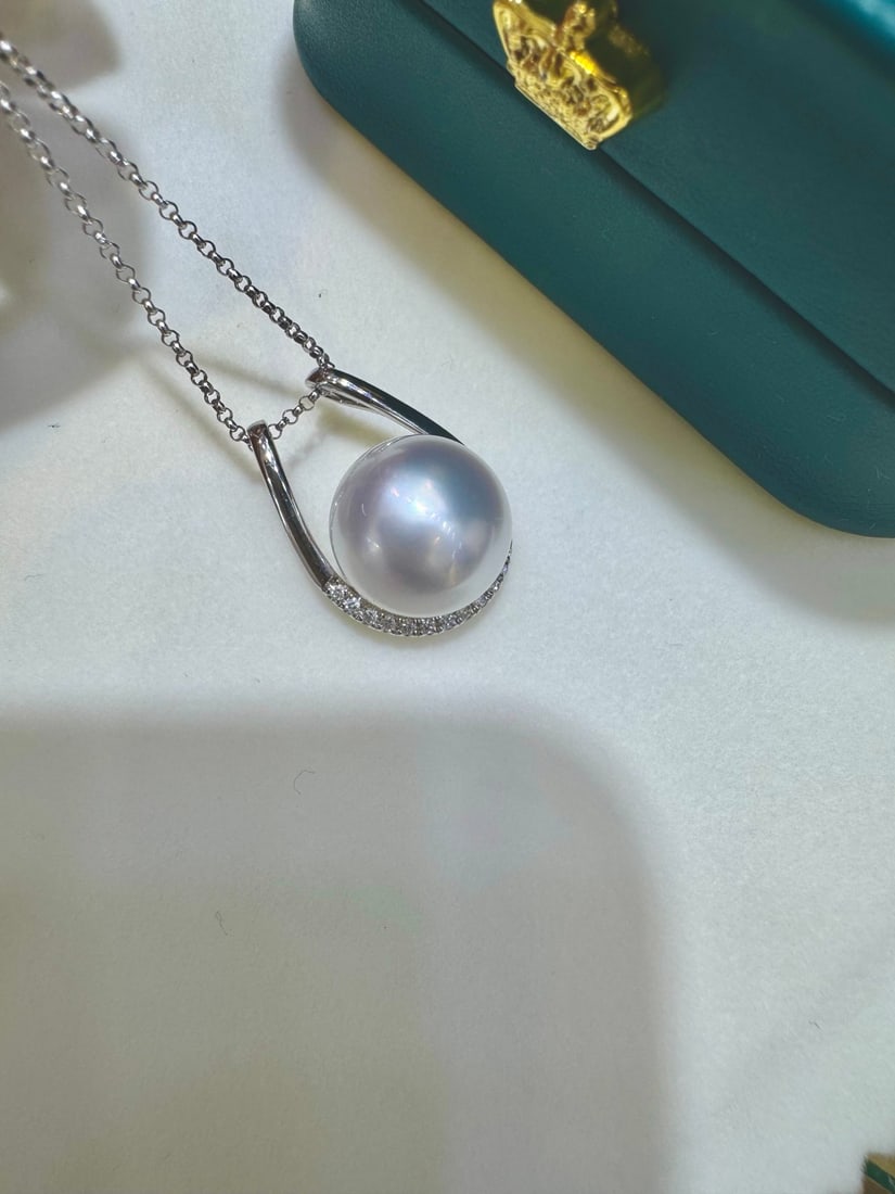 18K Gold Pearl Pendant - 2