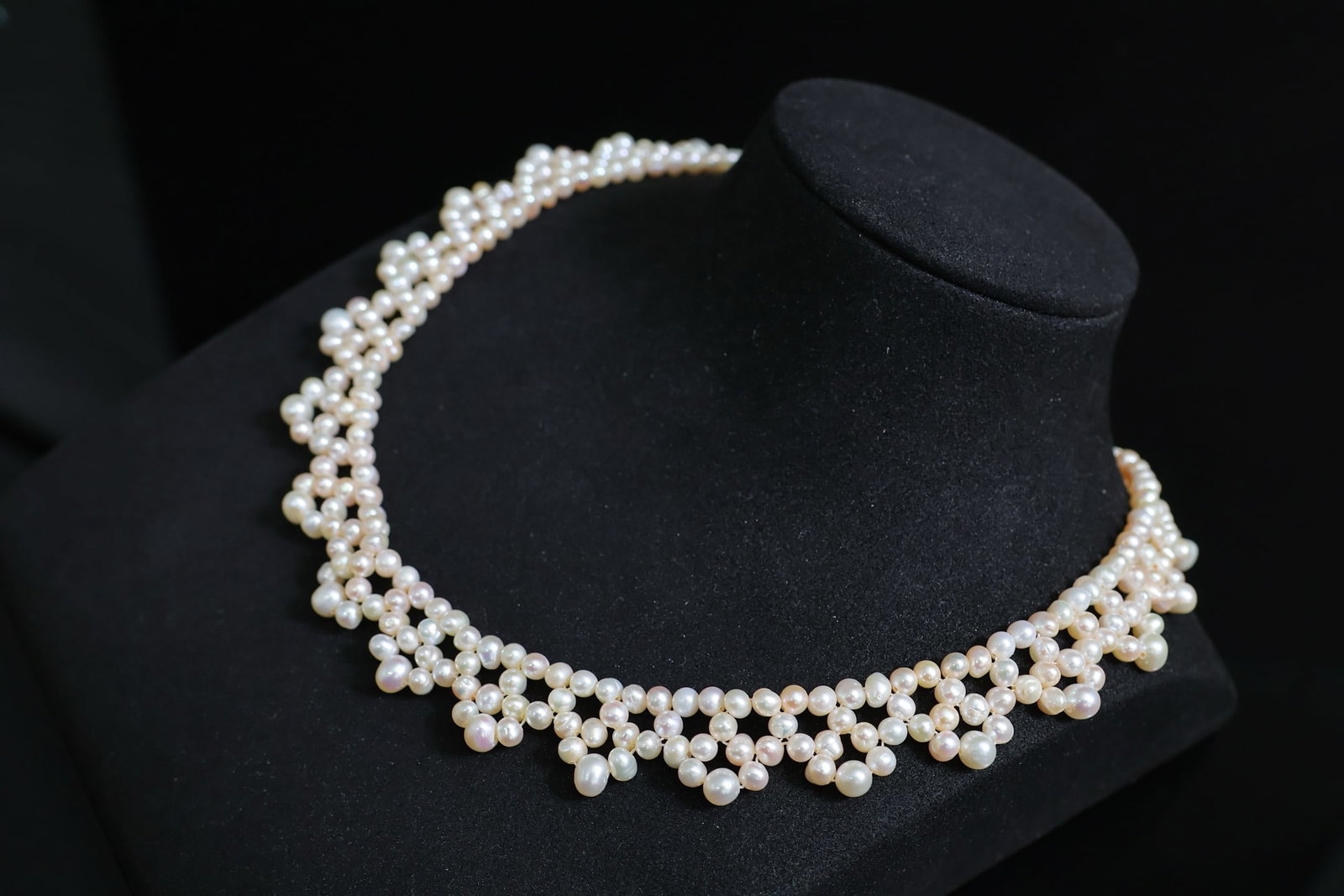 Natural freshwater pearl necklace (1 of 4)