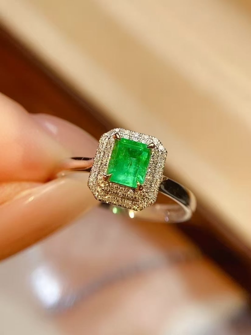 18K Gold Emerald Ring - 2