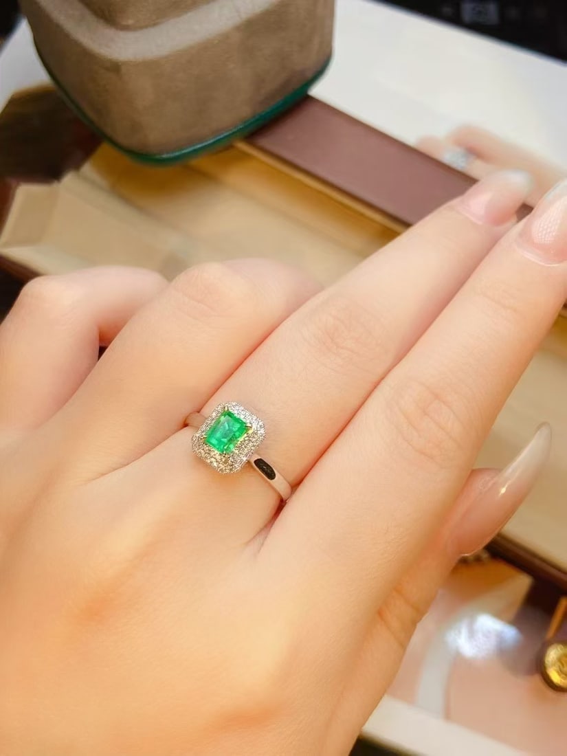 18K Gold Emerald Ring - 3
