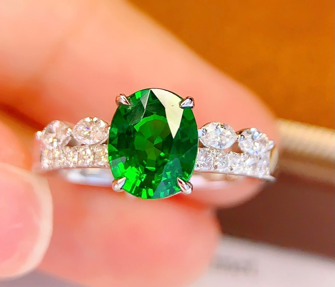 18K Gold Natural Tsavorite Ring - 2
