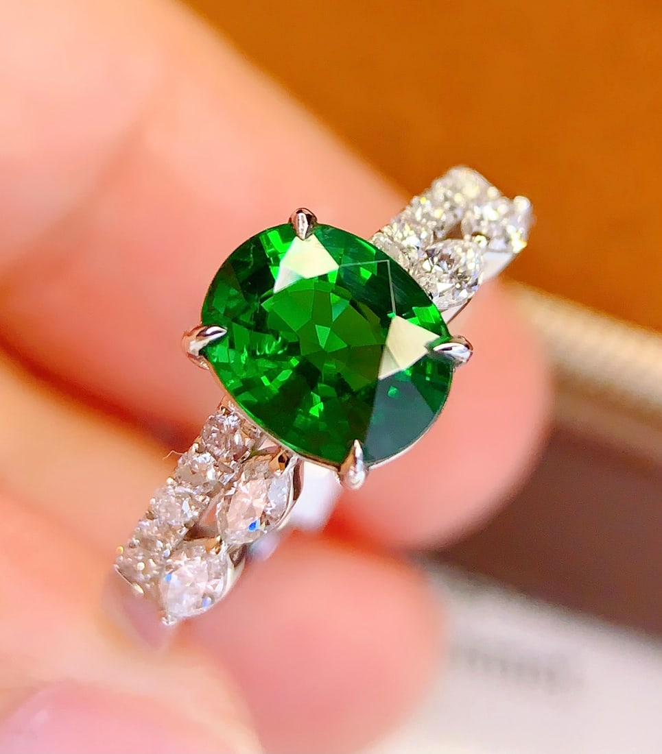 18K Gold Natural Tsavorite Ring - 3